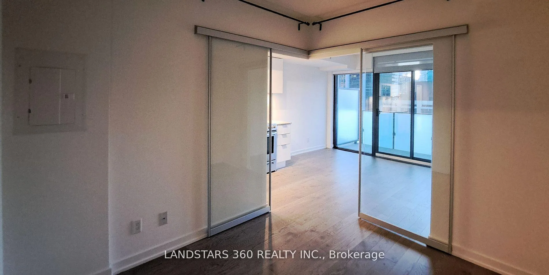 Photo 4 of Unit 1514, 25 Richmond Street E, Toronto, Church-Yonge Corridor — HOMEH