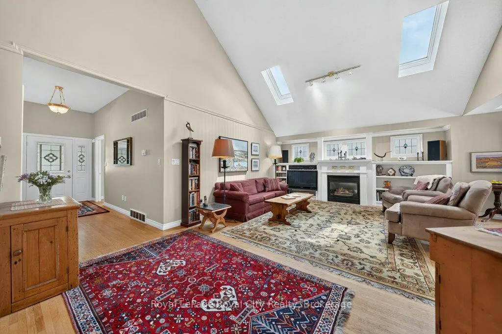 Photo 7 of 94 Kortright Road E, Guelph, Kortright East — HOMEH