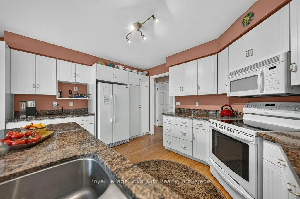 Photo 14 of 94 Kortright Road E, Guelph, Kortright East — HOMEH