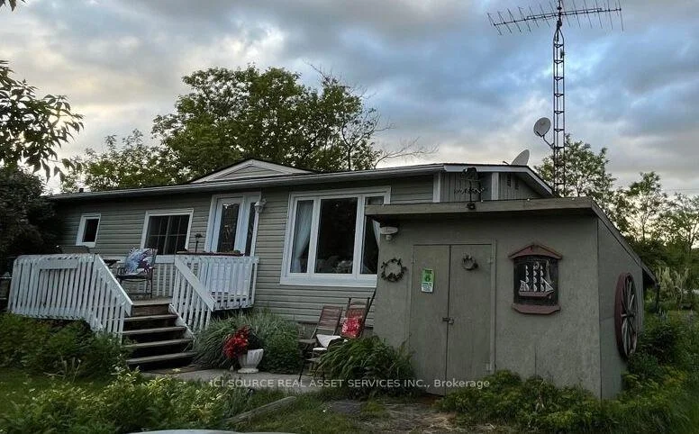 Photo 4 of 10 Lakeside Drive, Prince Edward County, Hillier Ward — HOMEH