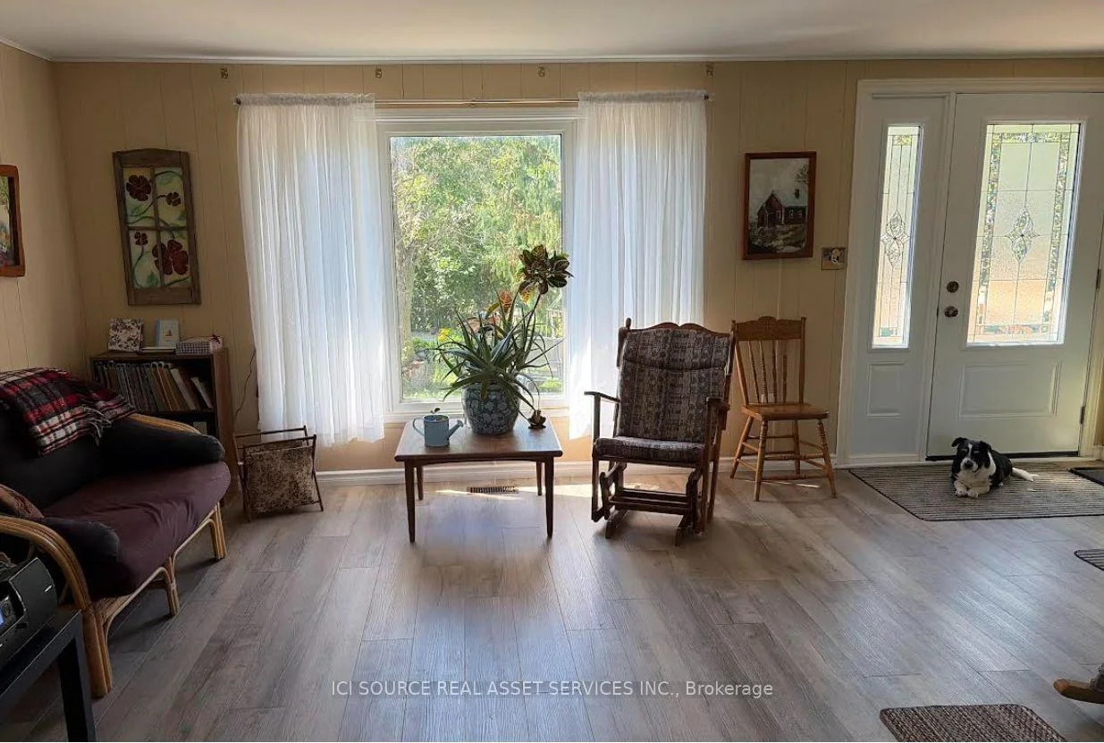 Photo 11 of 10 Lakeside Drive, Prince Edward County, Hillier Ward — HOMEH