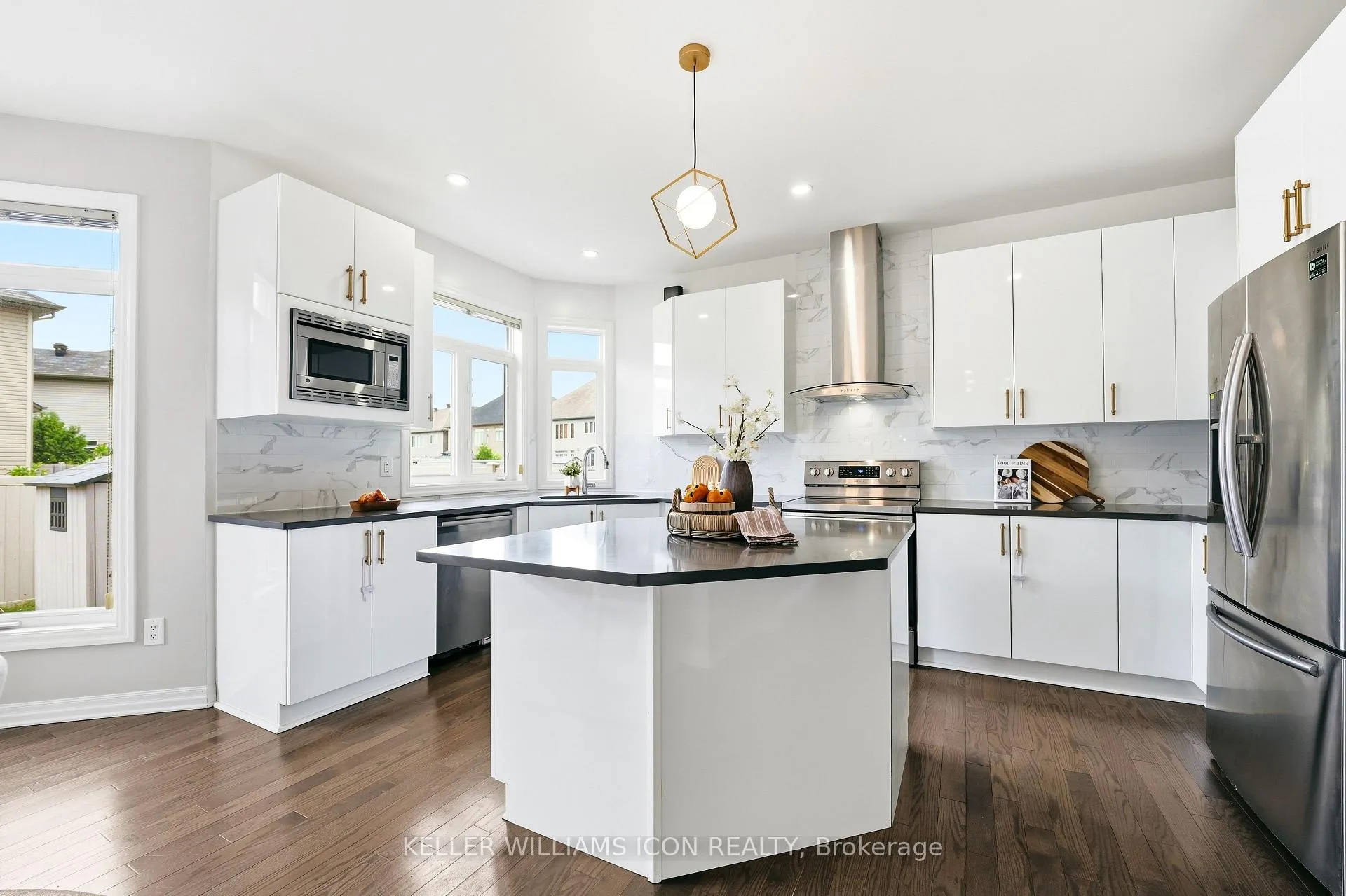 Photo 13 of 547 Peerless Street, Ottawa, Barrhaven - Cedargrove/Fraserdale — HOMEH