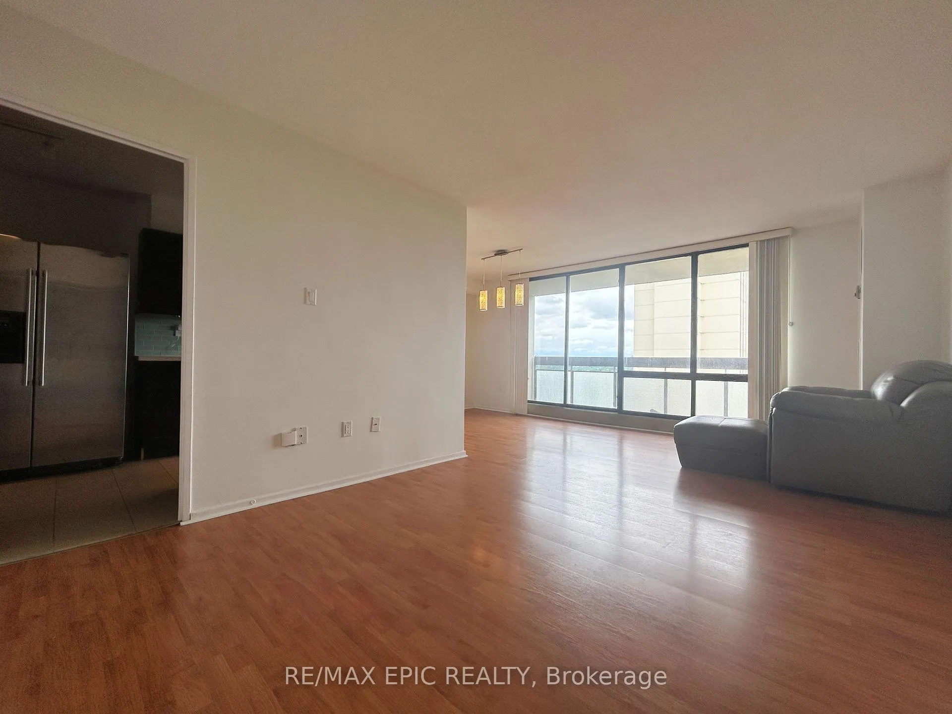 Photo 2 of Unit 908, 350 Seneca Hill Drive, North York, Don Valley Village — HOMEH