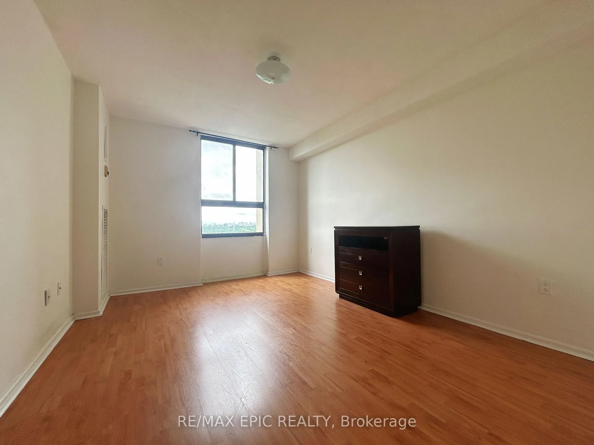 Photo 9 of Unit 908, 350 Seneca Hill Drive, North York, Don Valley Village — HOMEH