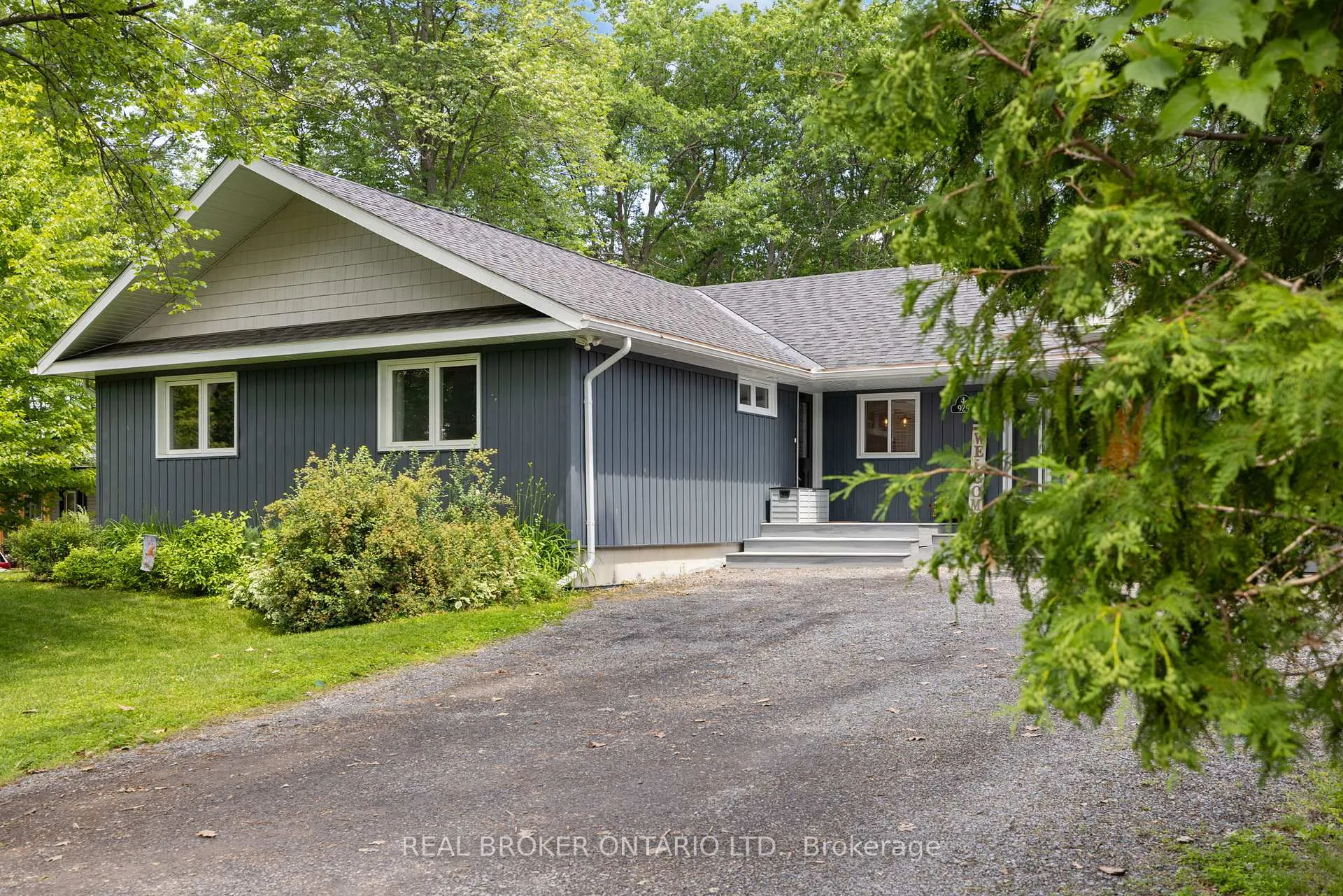 Photo 2 of 929 Bayview Drive, Ottawa, Constance Bay — HOMEH