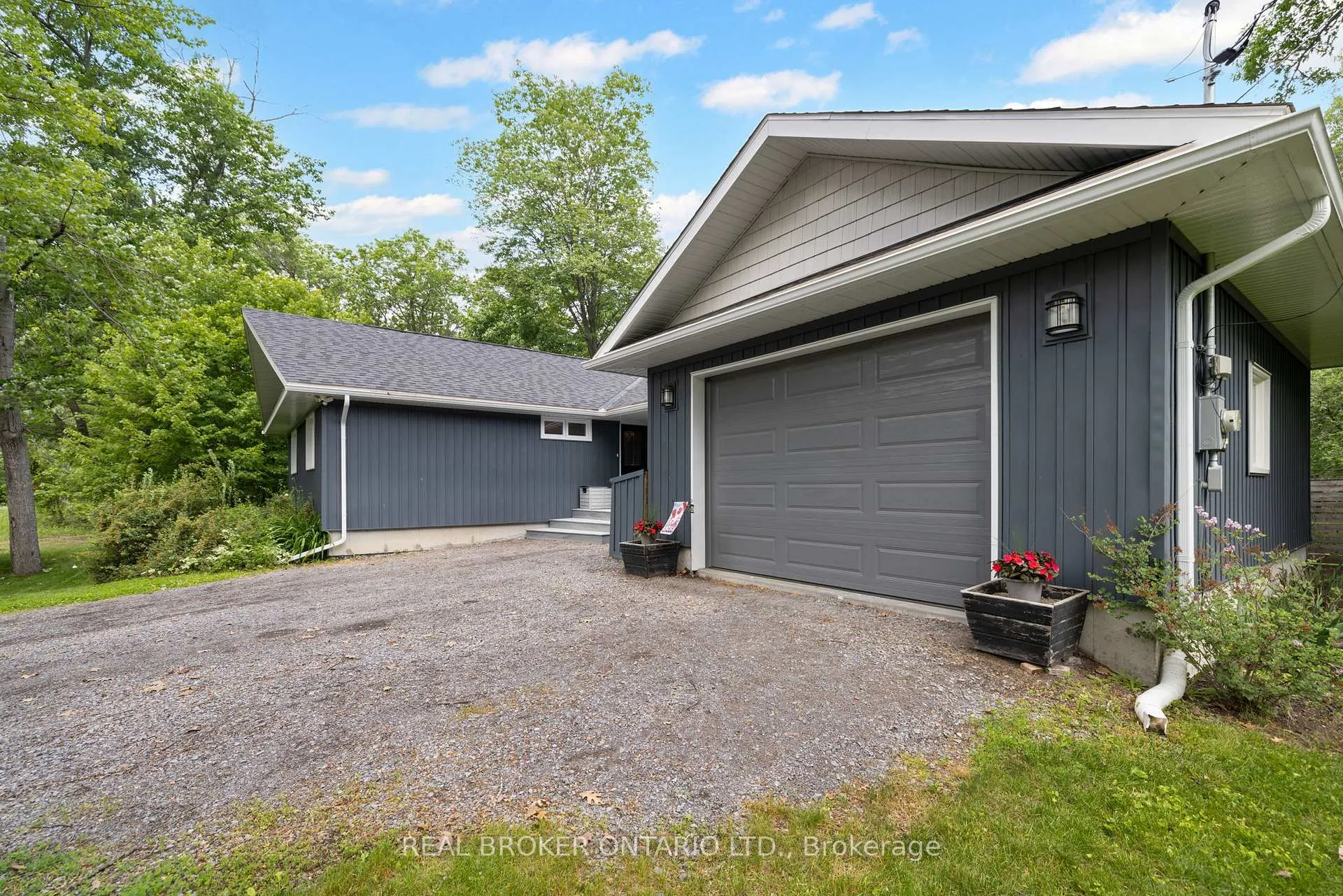 Photo 3 of 929 Bayview Drive, Ottawa, Constance Bay — HOMEH