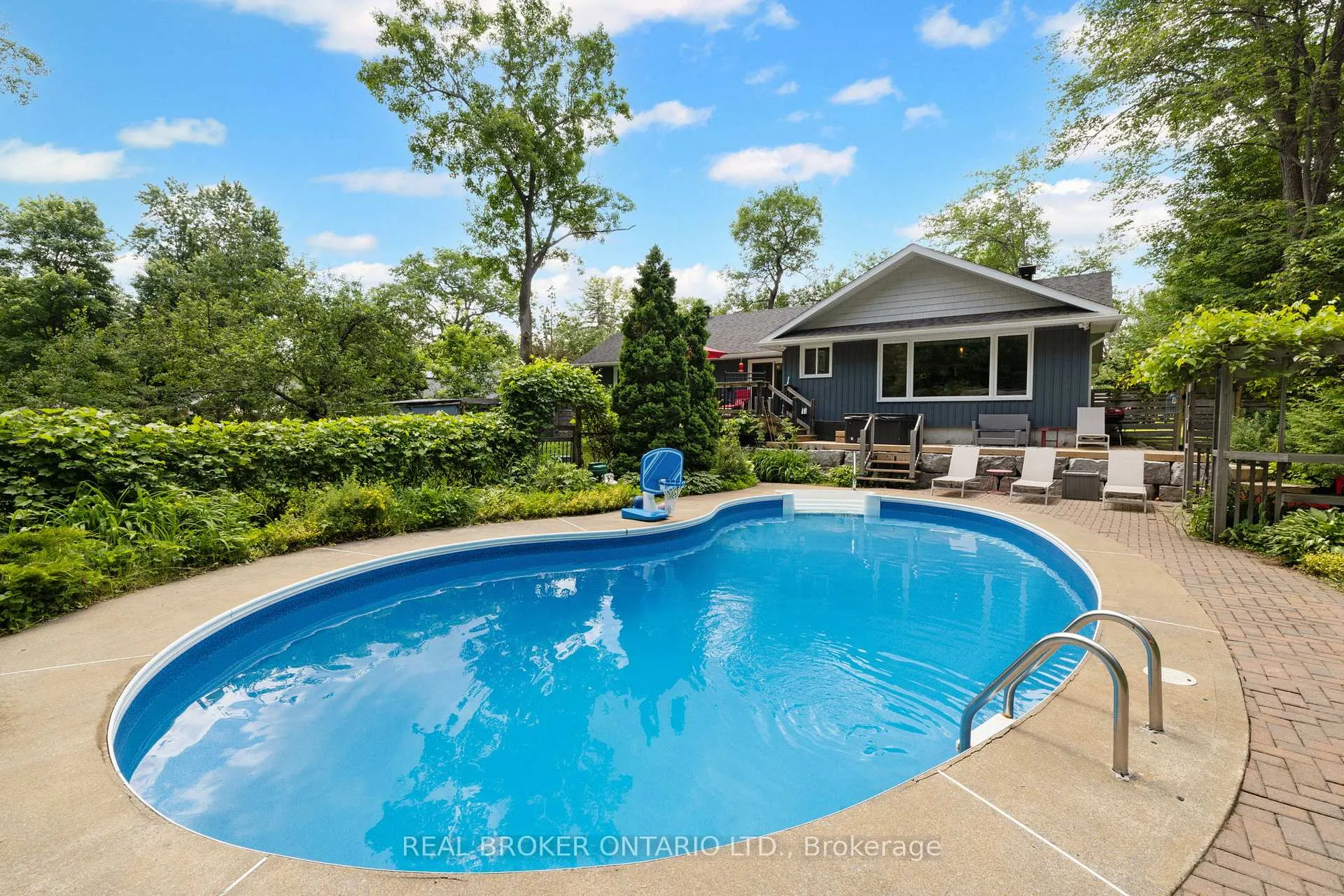 Photo 4 of 929 Bayview Drive, Ottawa, Constance Bay — HOMEH