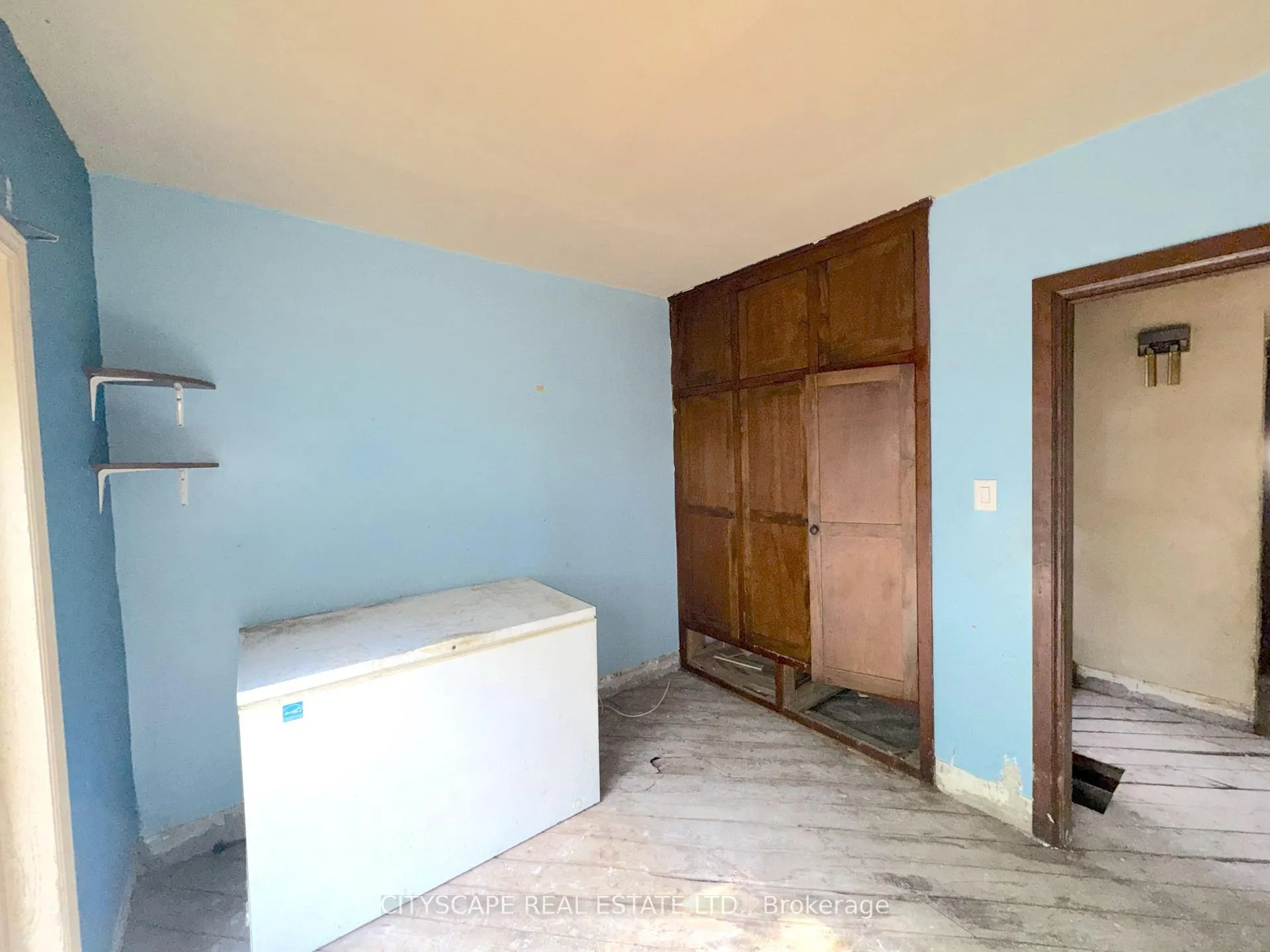 Photo 12 of 238 Lancaster Street W, Kitchener — HOMEH
