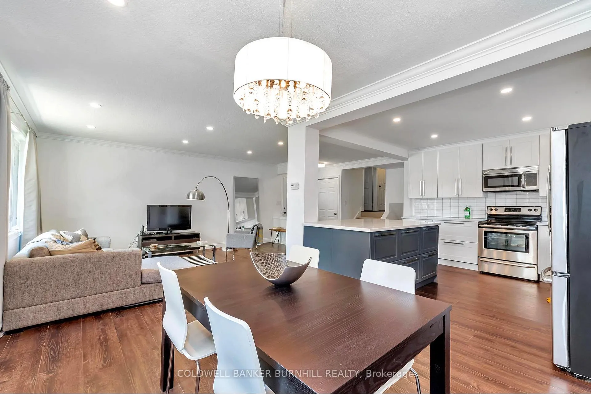 Photo 9 of 24 Darlington Drive, Hamilton, Gilbert — HOMEH