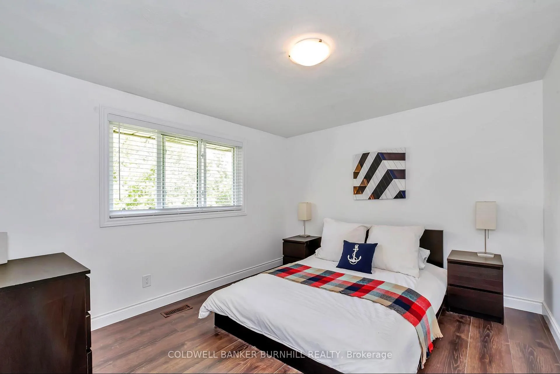 Photo 12 of 24 Darlington Drive, Hamilton, Gilbert — HOMEH