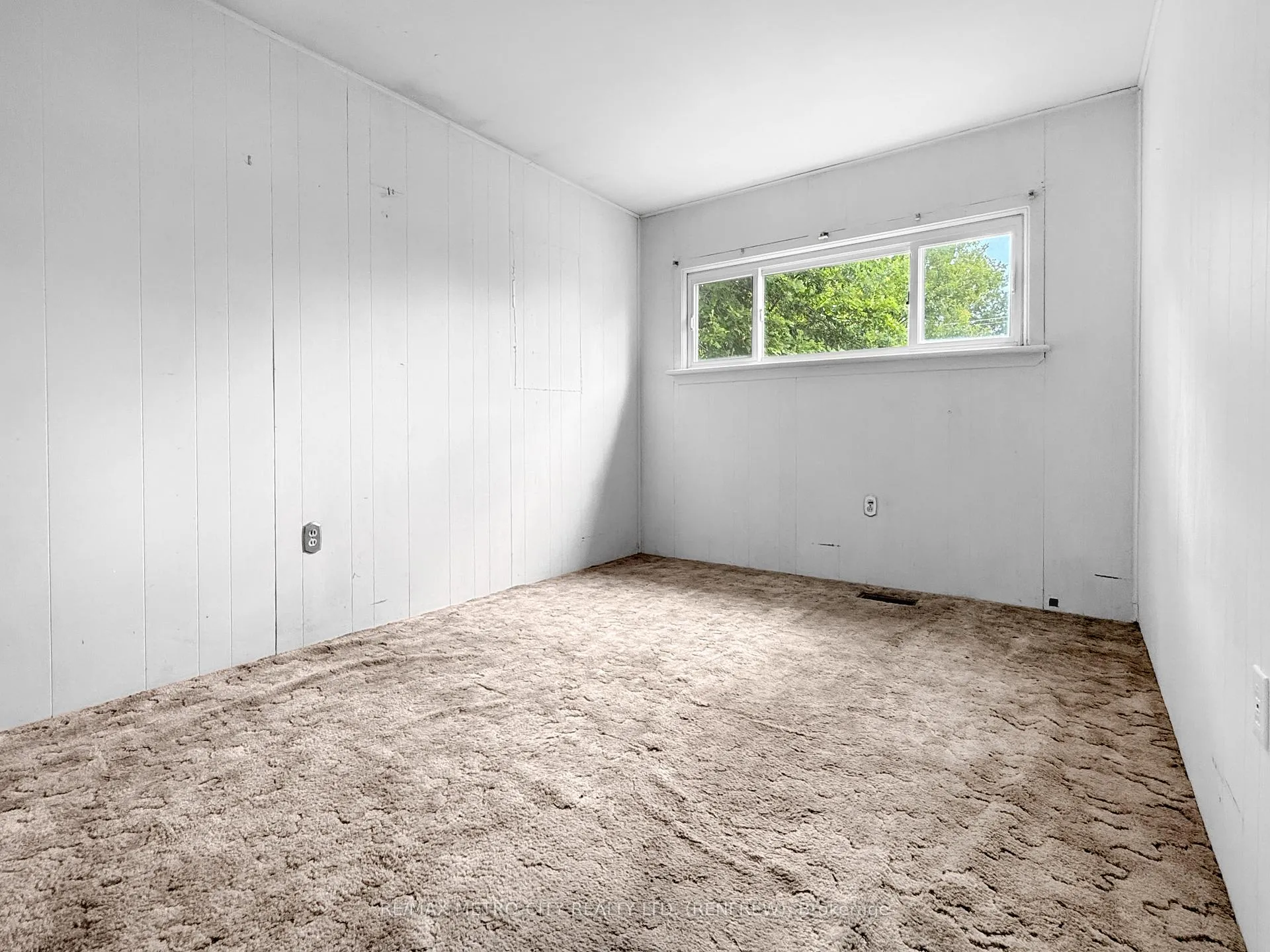 Photo 9 of 146 Cameron Avenue, Renfrew, Renfrew — HOMEH