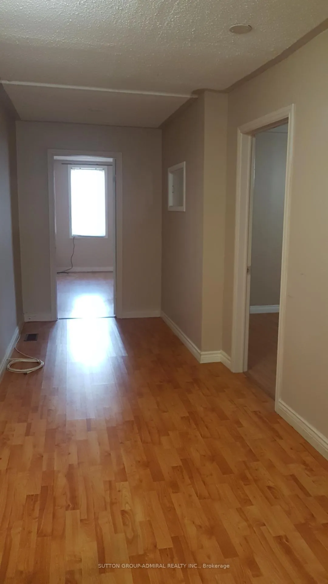 Photo 3 of Unit B, 632 Lakeshore Road, Mississauga, Lakeview — HOMEH