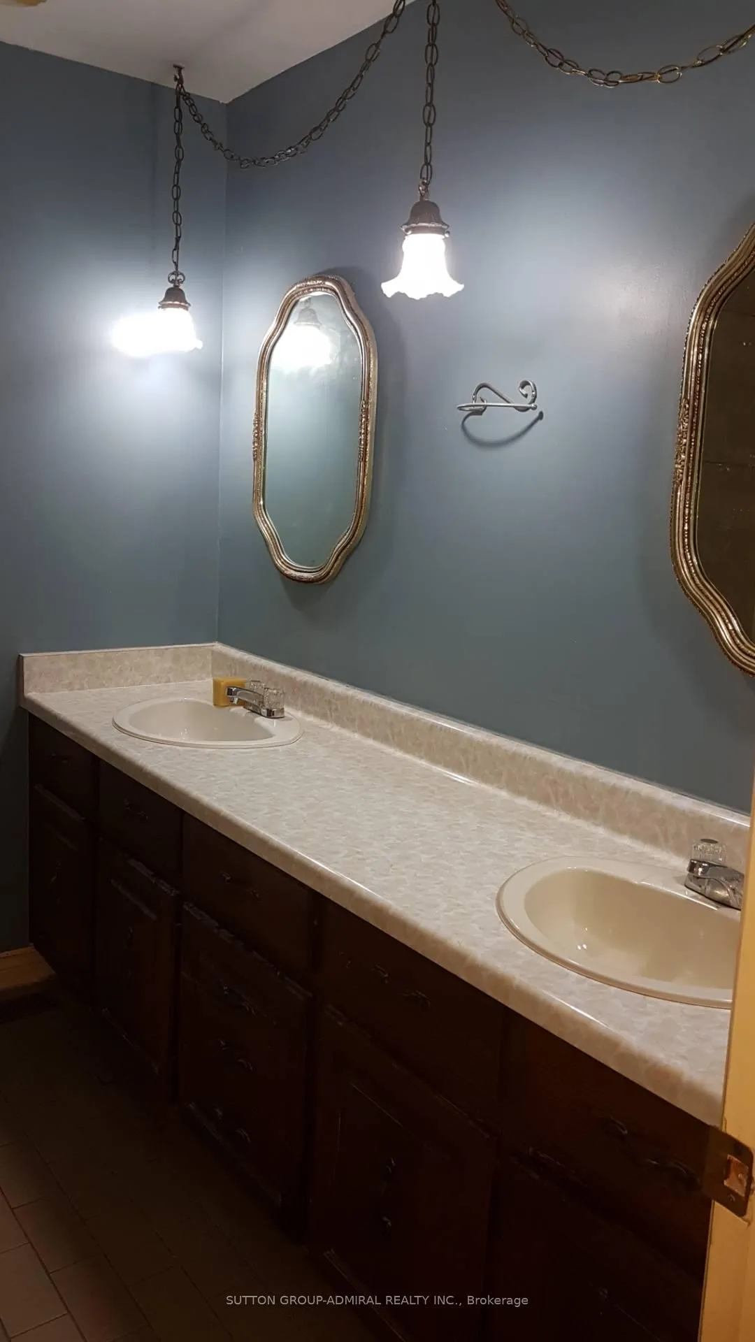 Photo 4 of Unit B, 632 Lakeshore Road, Mississauga, Lakeview — HOMEH