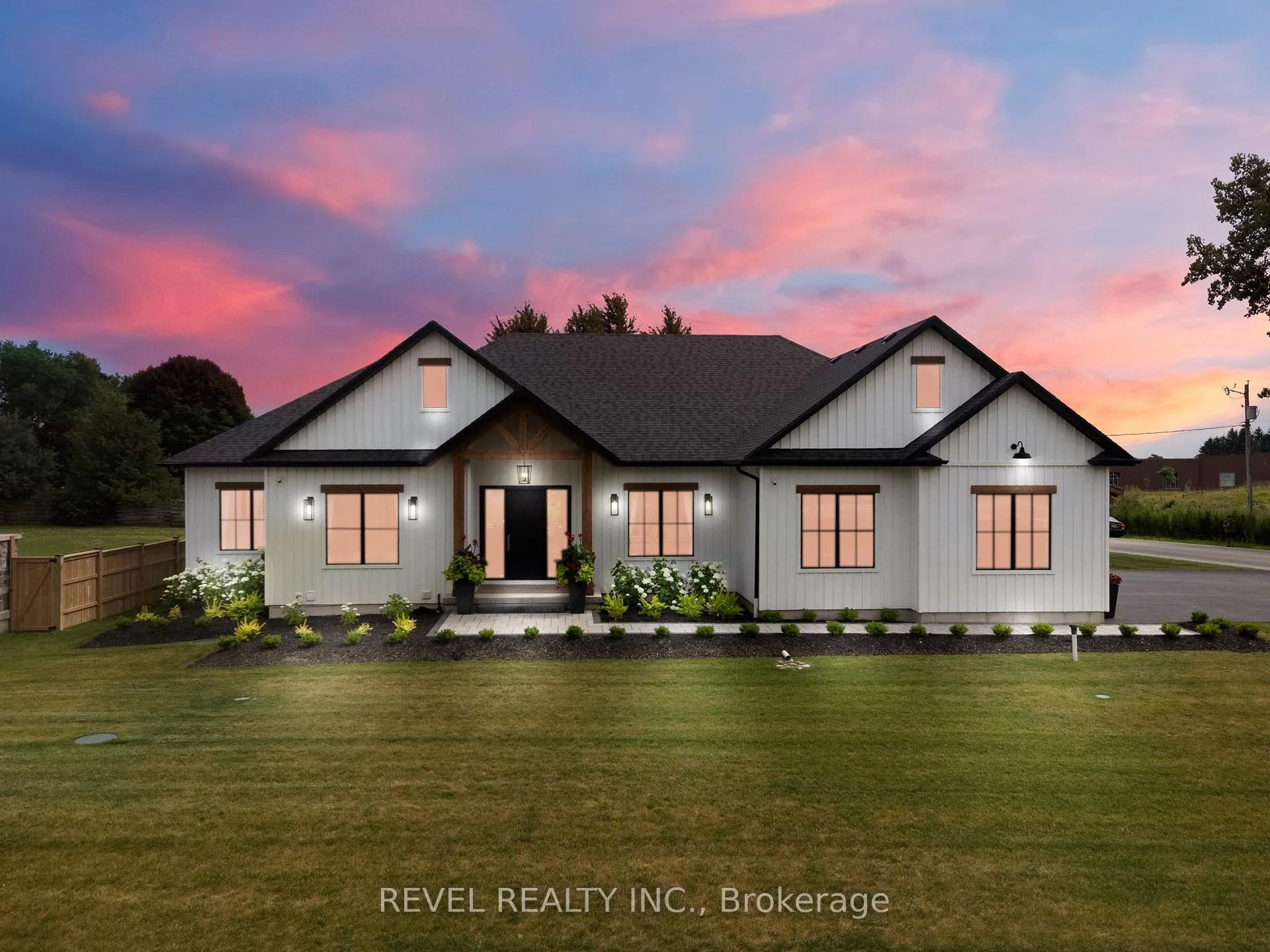 Photo 1 of 4678 Lobsinger Line, Wellesley — HOMEH