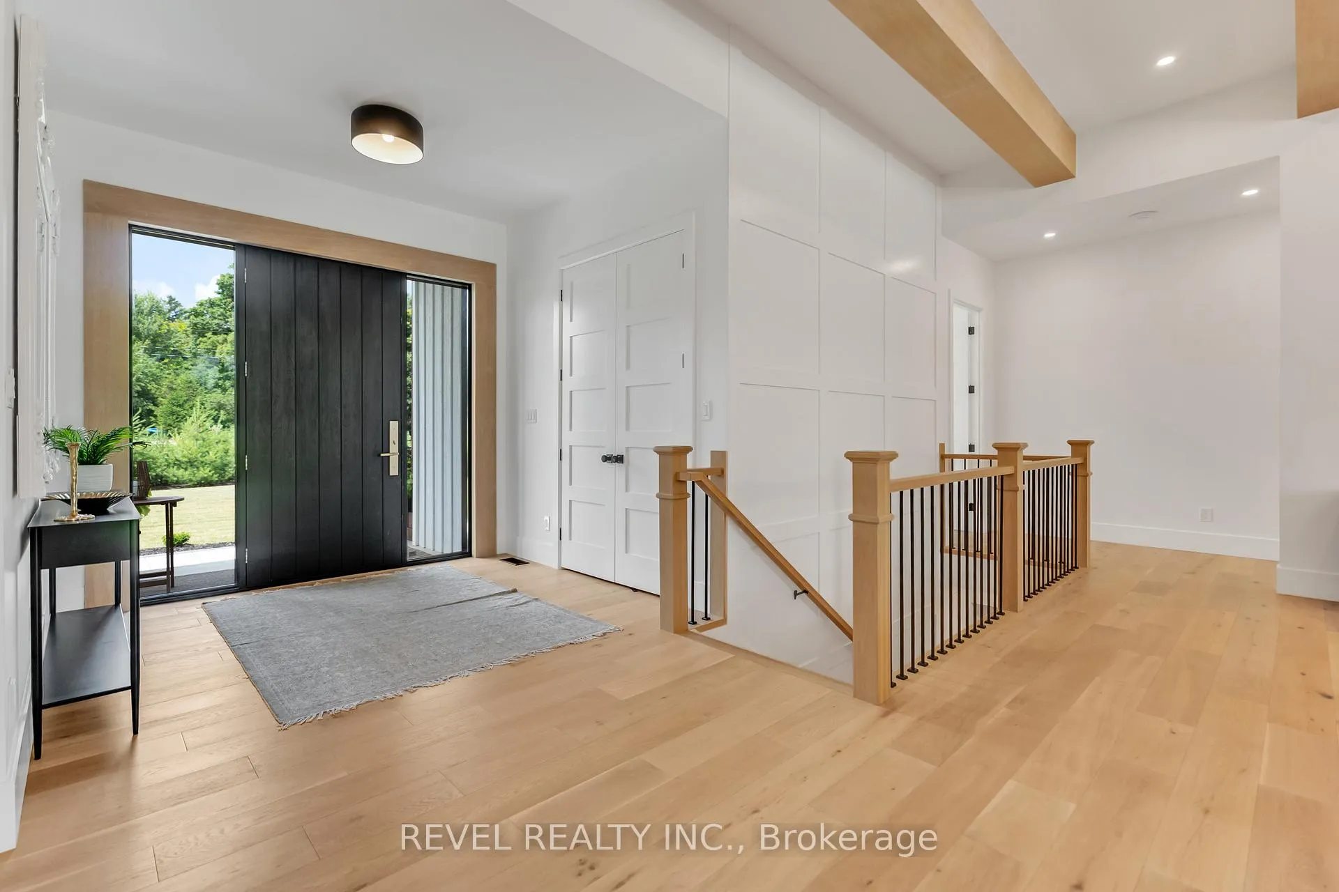 Photo 4 of 4678 Lobsinger Line, Wellesley — HOMEH