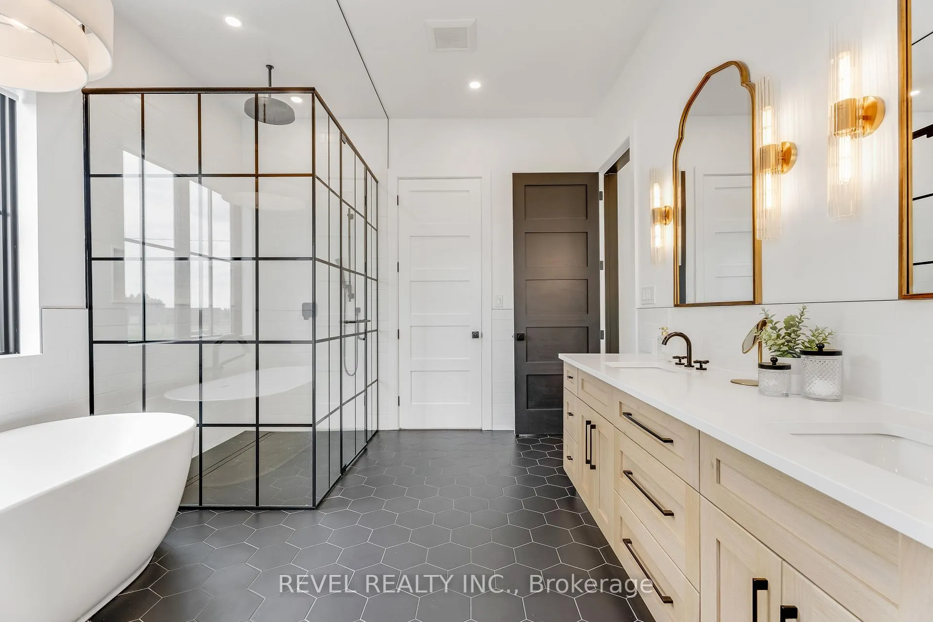 Photo 20 of 4678 Lobsinger Line, Wellesley — HOMEH