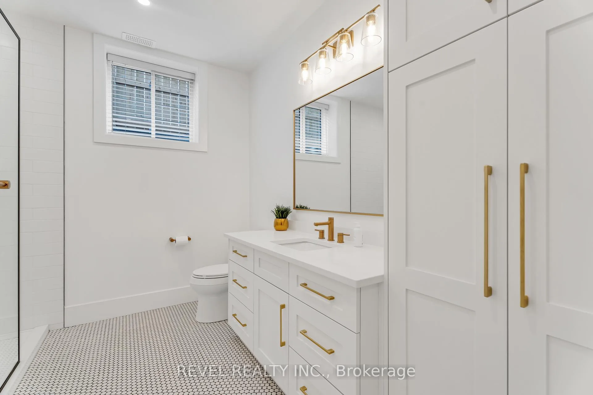 Photo 32 of 4678 Lobsinger Line, Wellesley — HOMEH