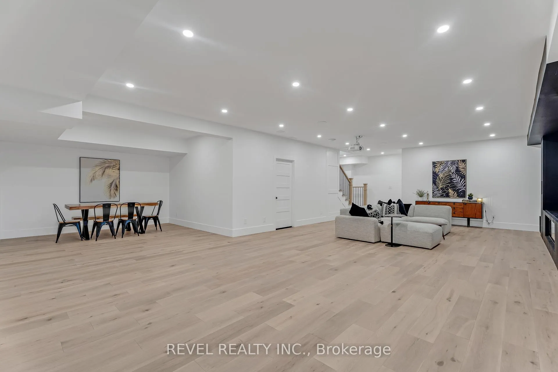 Photo 34 of 4678 Lobsinger Line, Wellesley — HOMEH