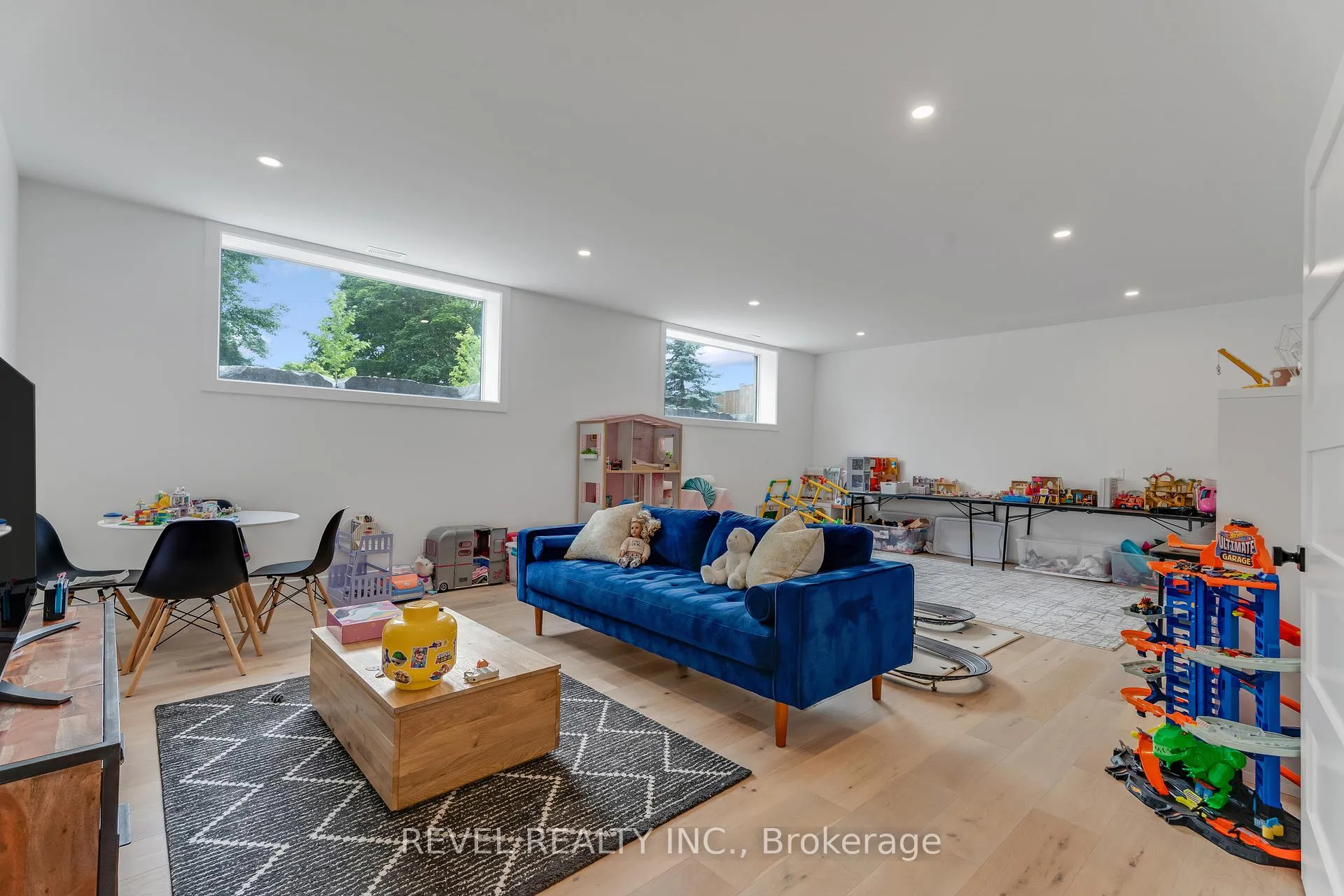 Photo 36 of 4678 Lobsinger Line, Wellesley — HOMEH
