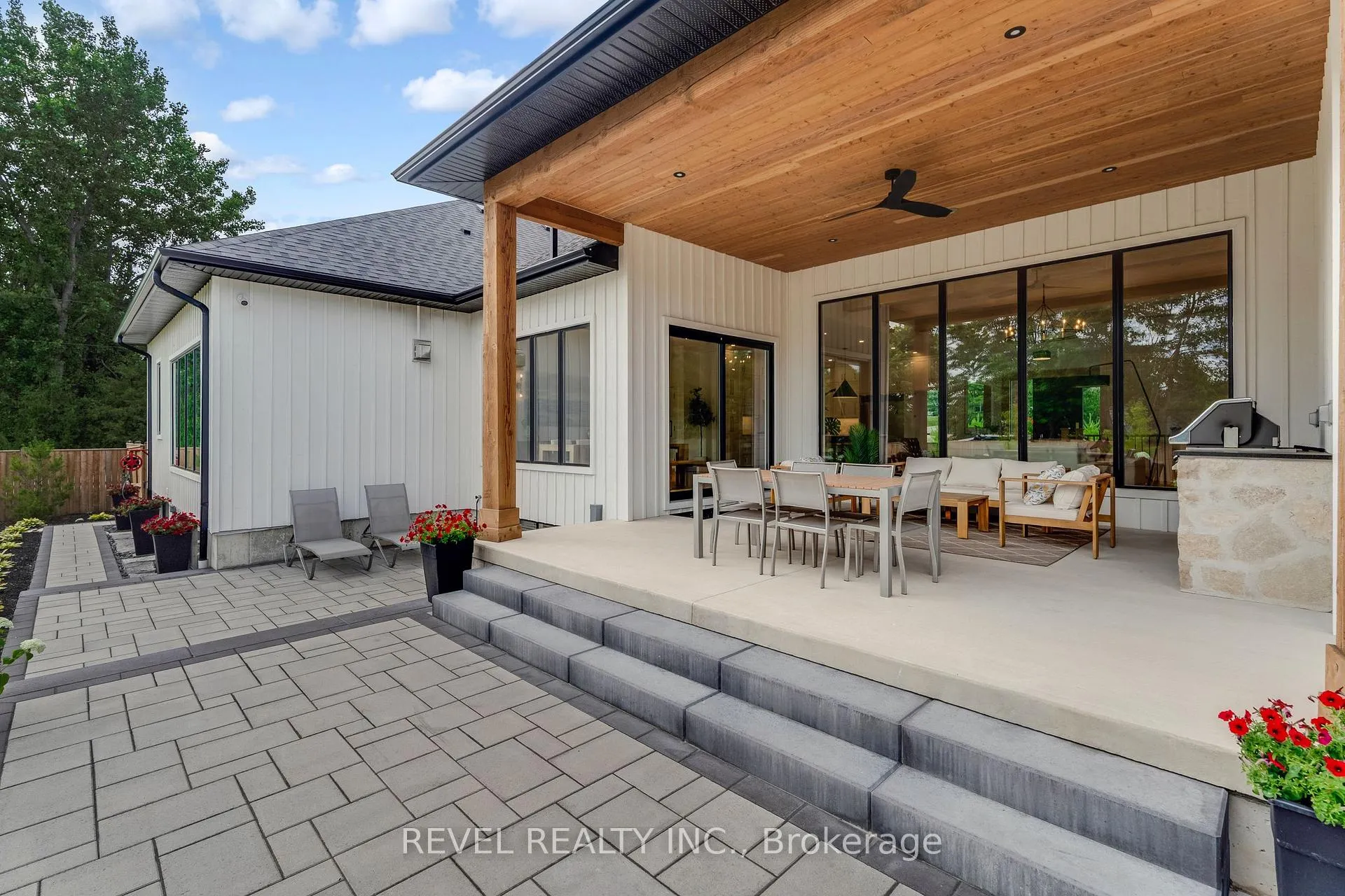 Photo 39 of 4678 Lobsinger Line, Wellesley — HOMEH