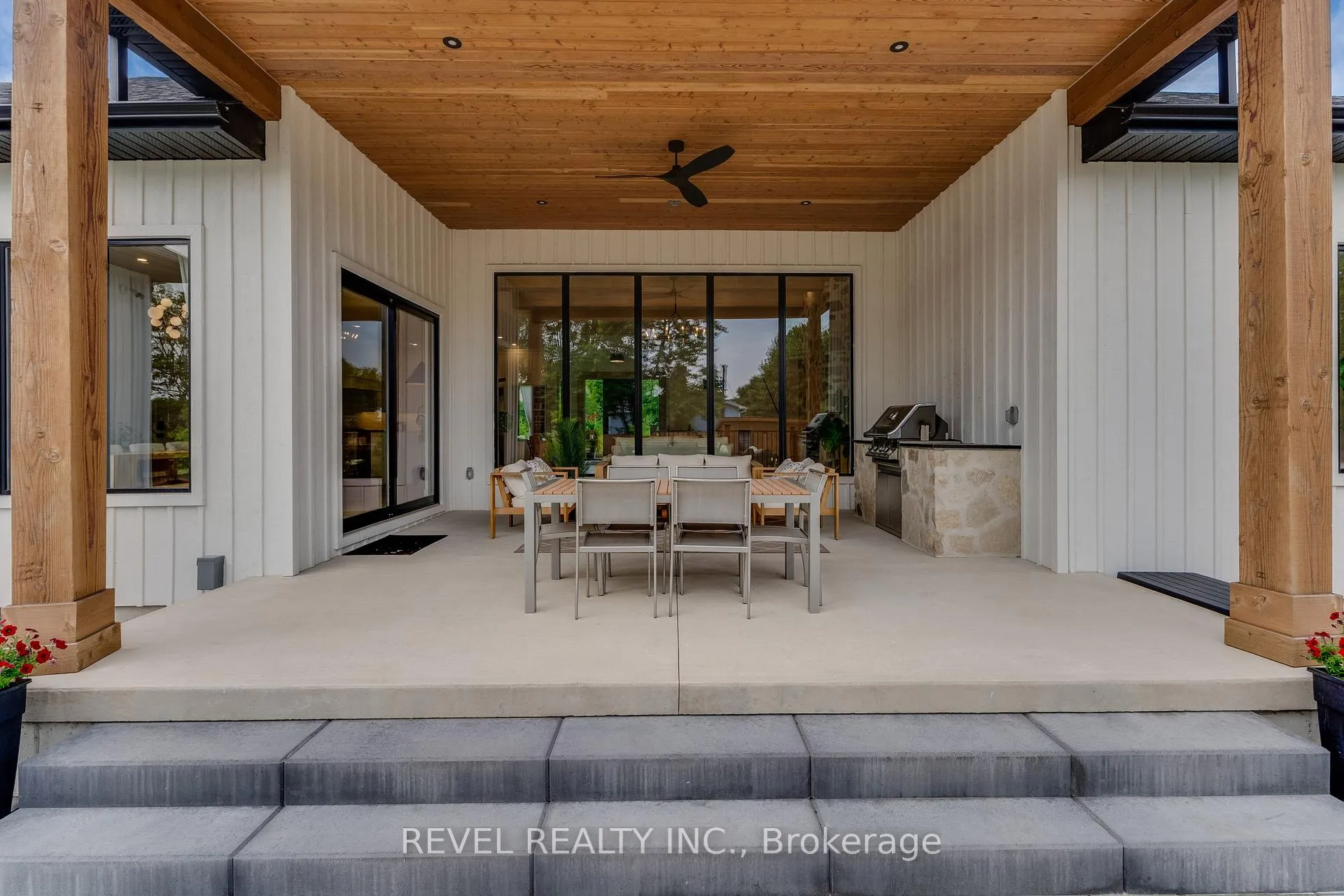 Photo 42 of 4678 Lobsinger Line, Wellesley — HOMEH