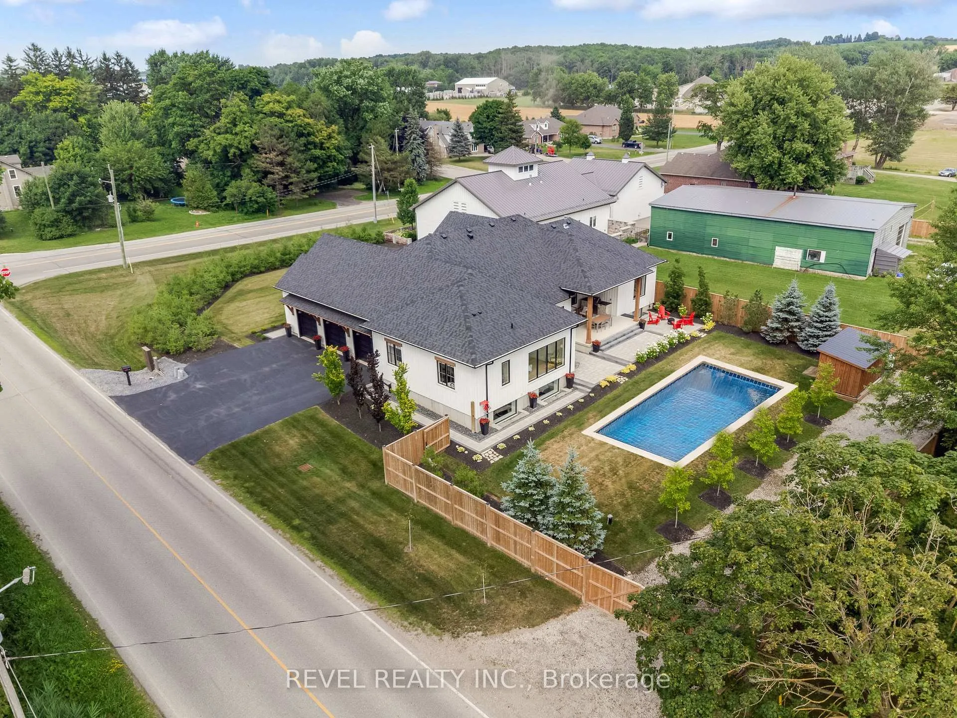 Photo 45 of 4678 Lobsinger Line, Wellesley — HOMEH