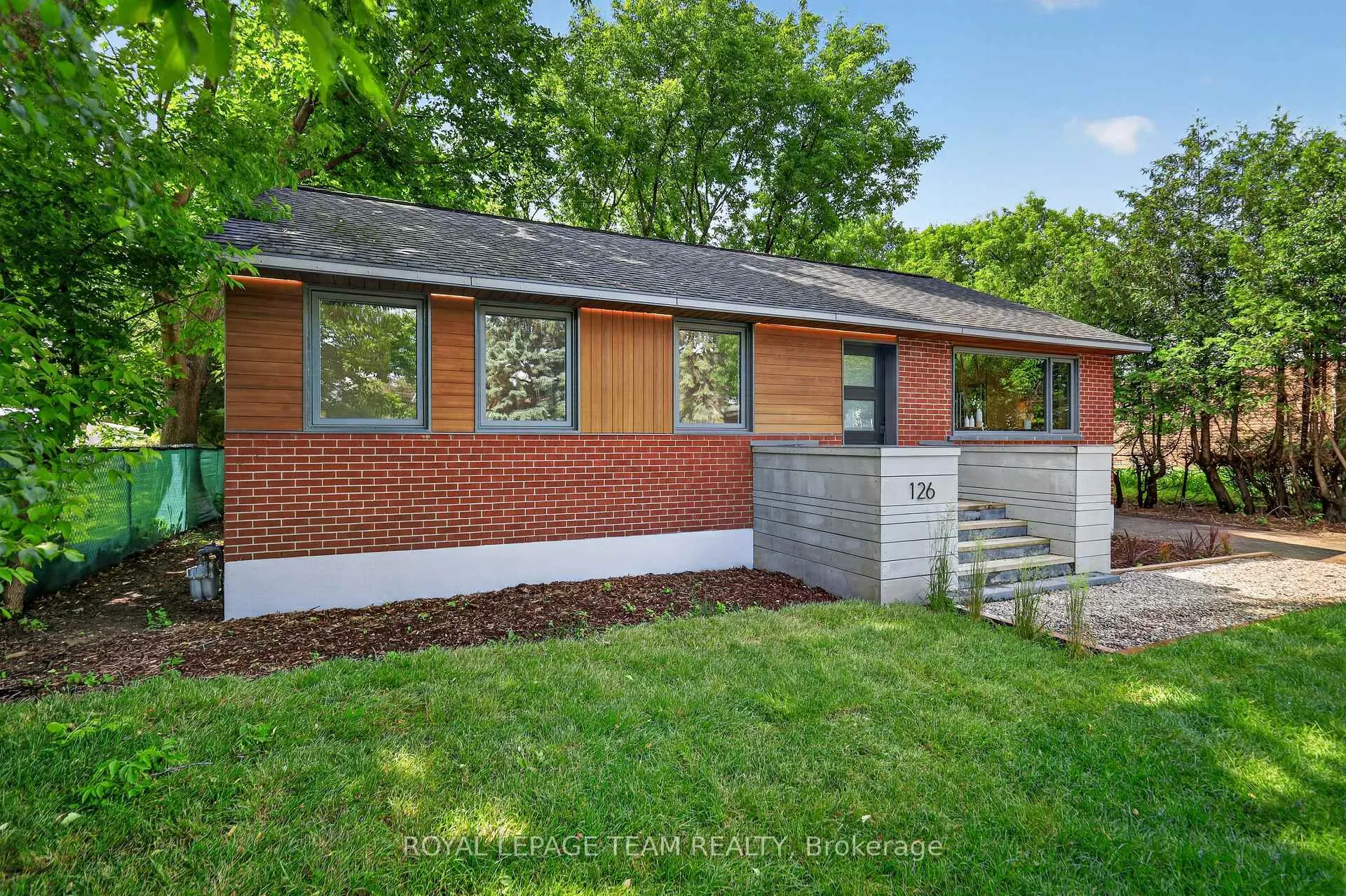 Photo 3 of 126 David Drive, Ottawa, Meadowlands/St. Claire Gardens — HOMEH