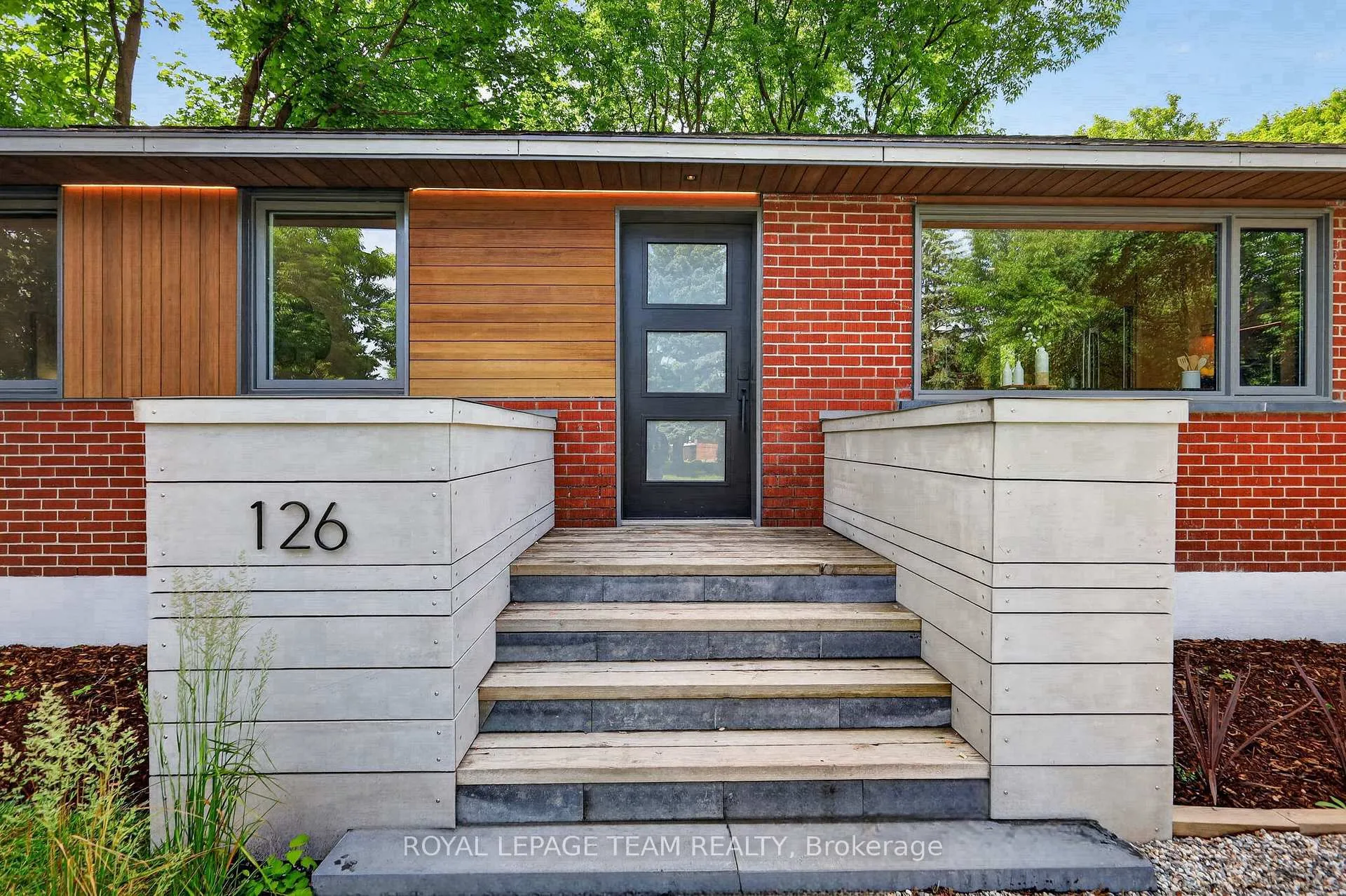 Photo 5 of 126 David Drive, Ottawa, Meadowlands/St. Claire Gardens — HOMEH