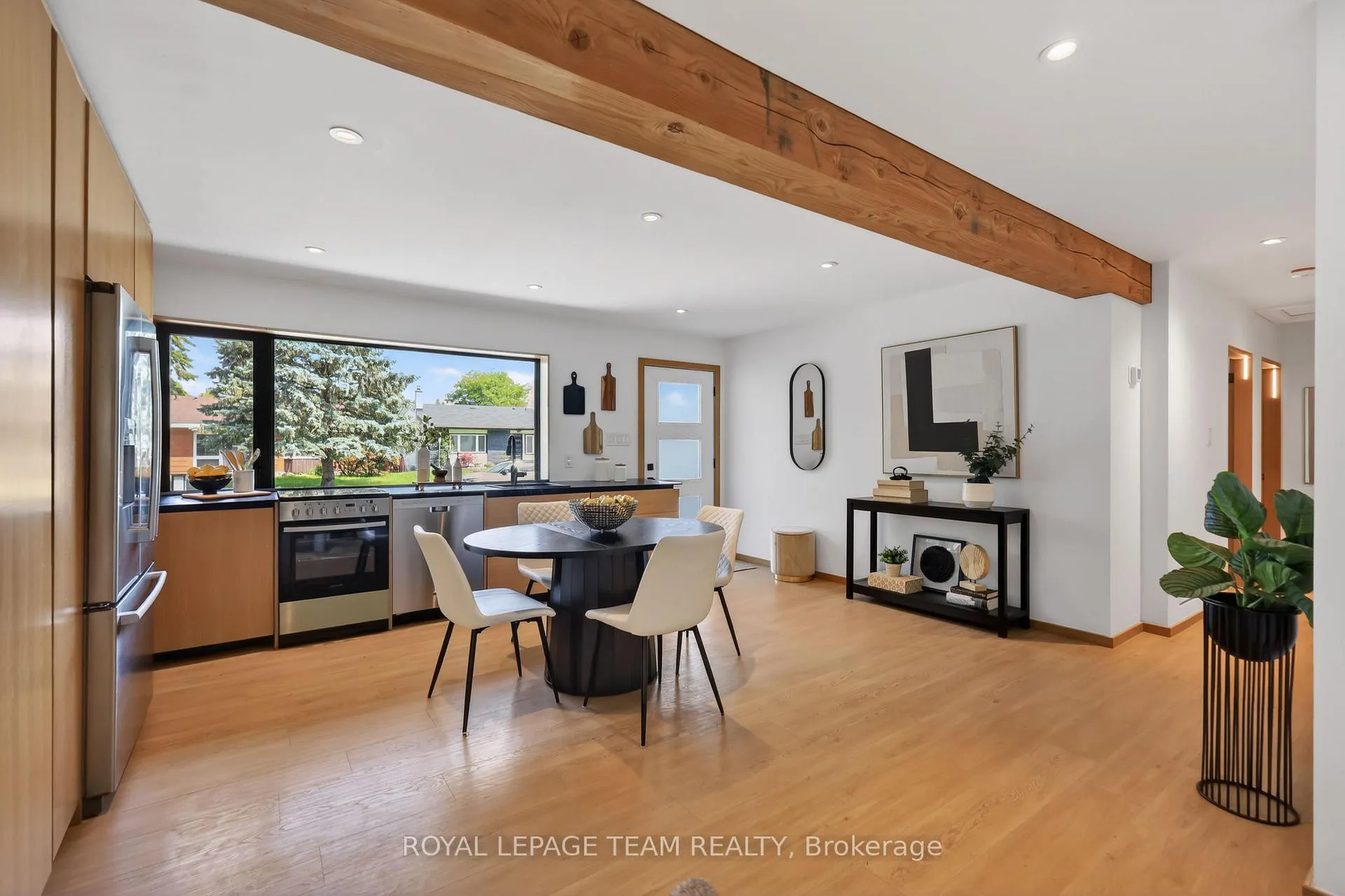 Photo 6 of 126 David Drive, Ottawa, Meadowlands/St. Claire Gardens — HOMEH