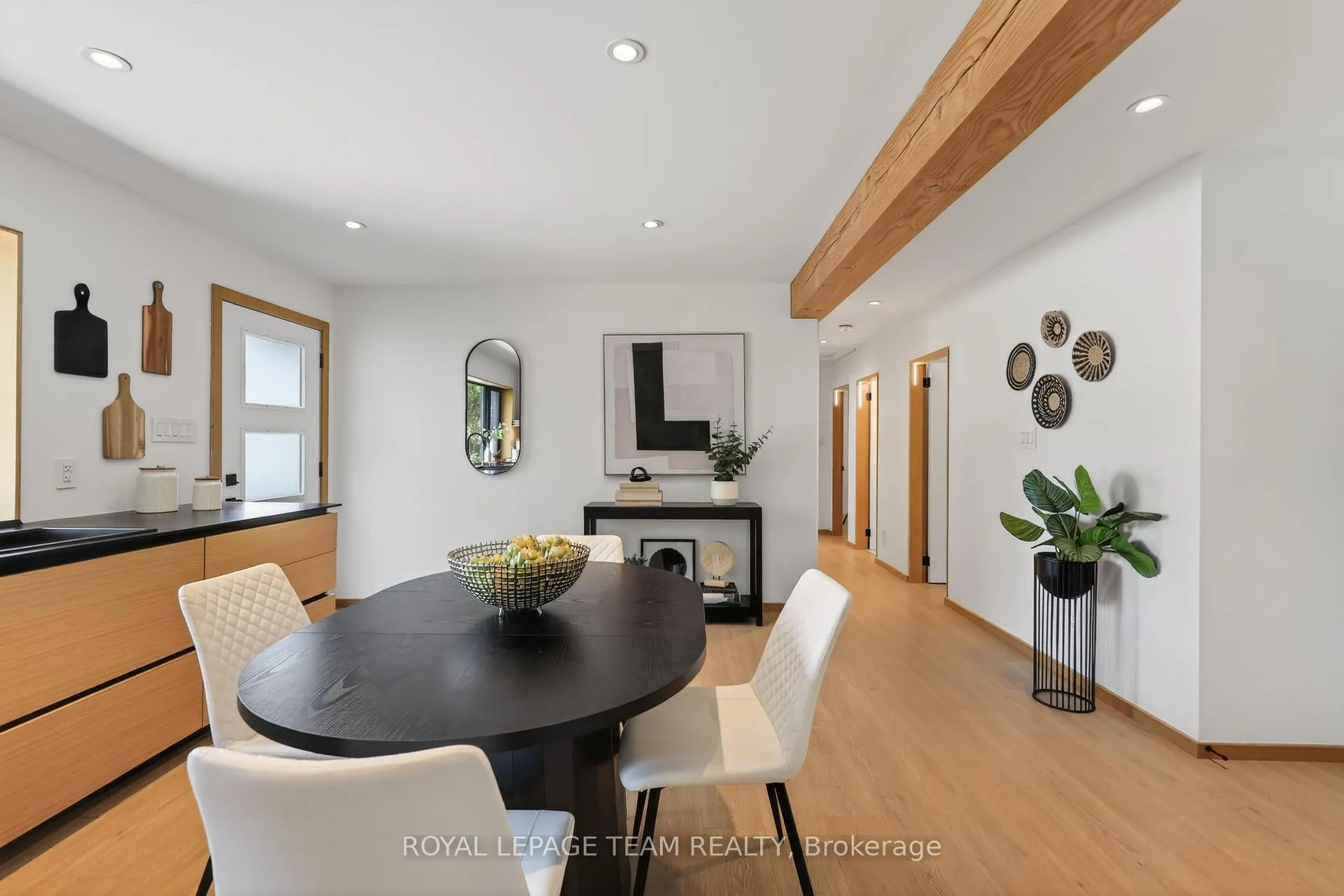 Photo 11 of 126 David Drive, Ottawa, Meadowlands/St. Claire Gardens — HOMEH