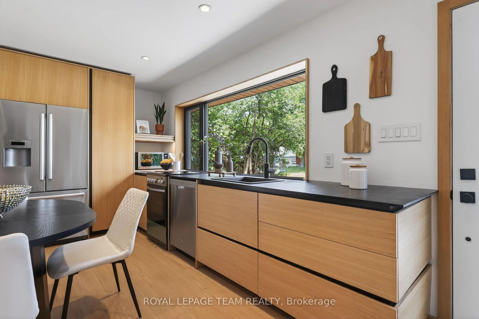 Photo 14 of 126 David Drive, Ottawa, Meadowlands/St. Claire Gardens — HOMEH