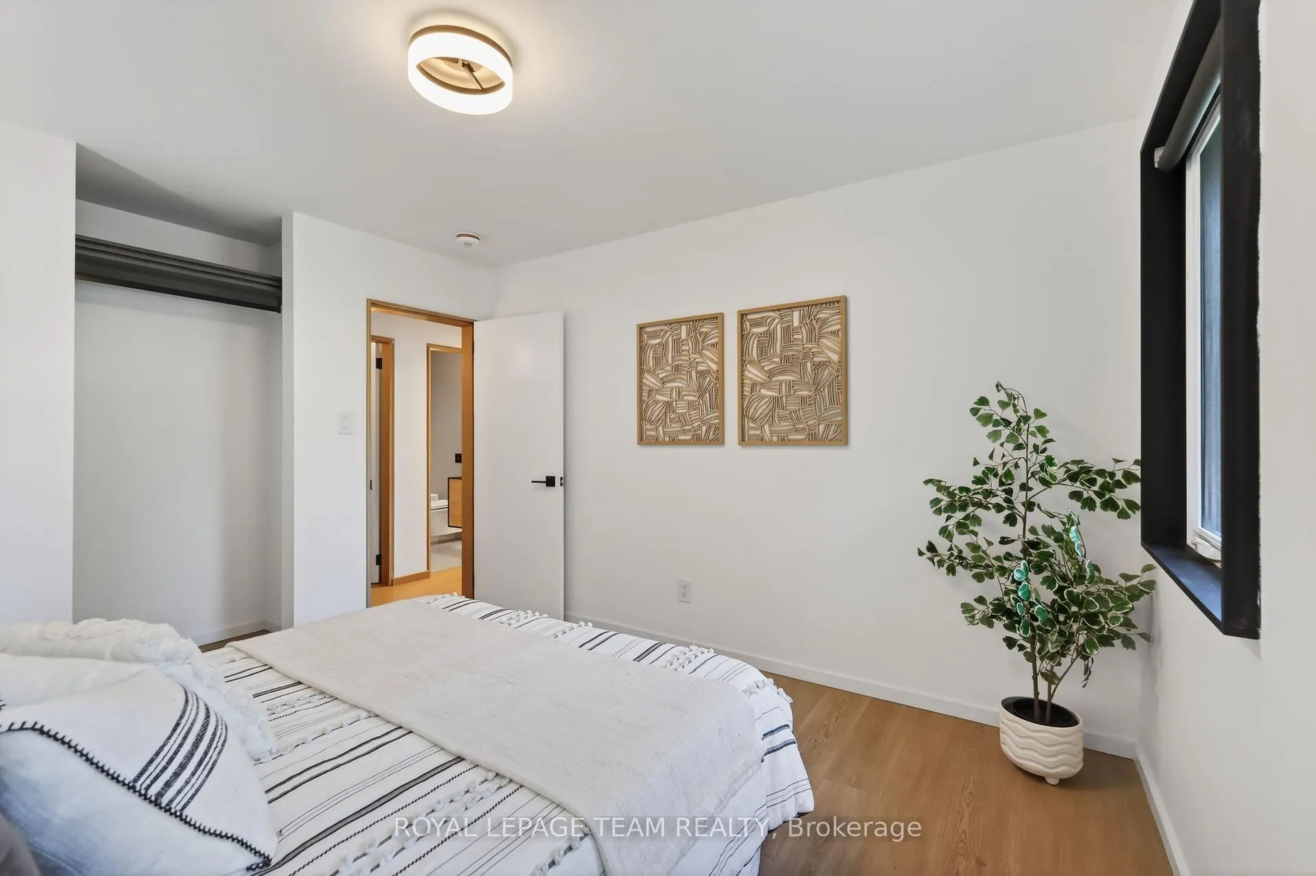 Photo 24 of 126 David Drive, Ottawa, Meadowlands/St. Claire Gardens — HOMEH