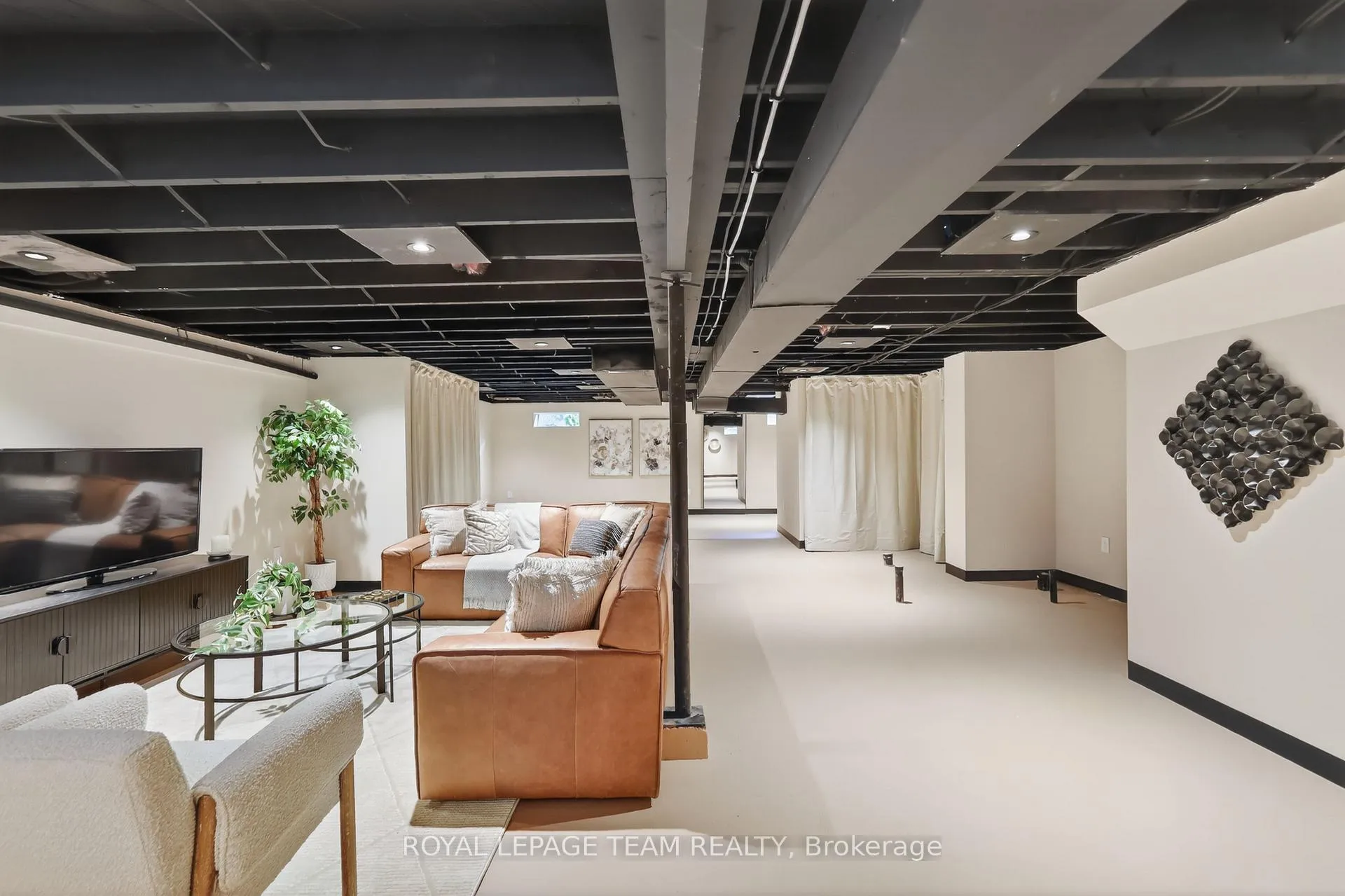 Photo 37 of 126 David Drive, Ottawa, Meadowlands/St. Claire Gardens — HOMEH