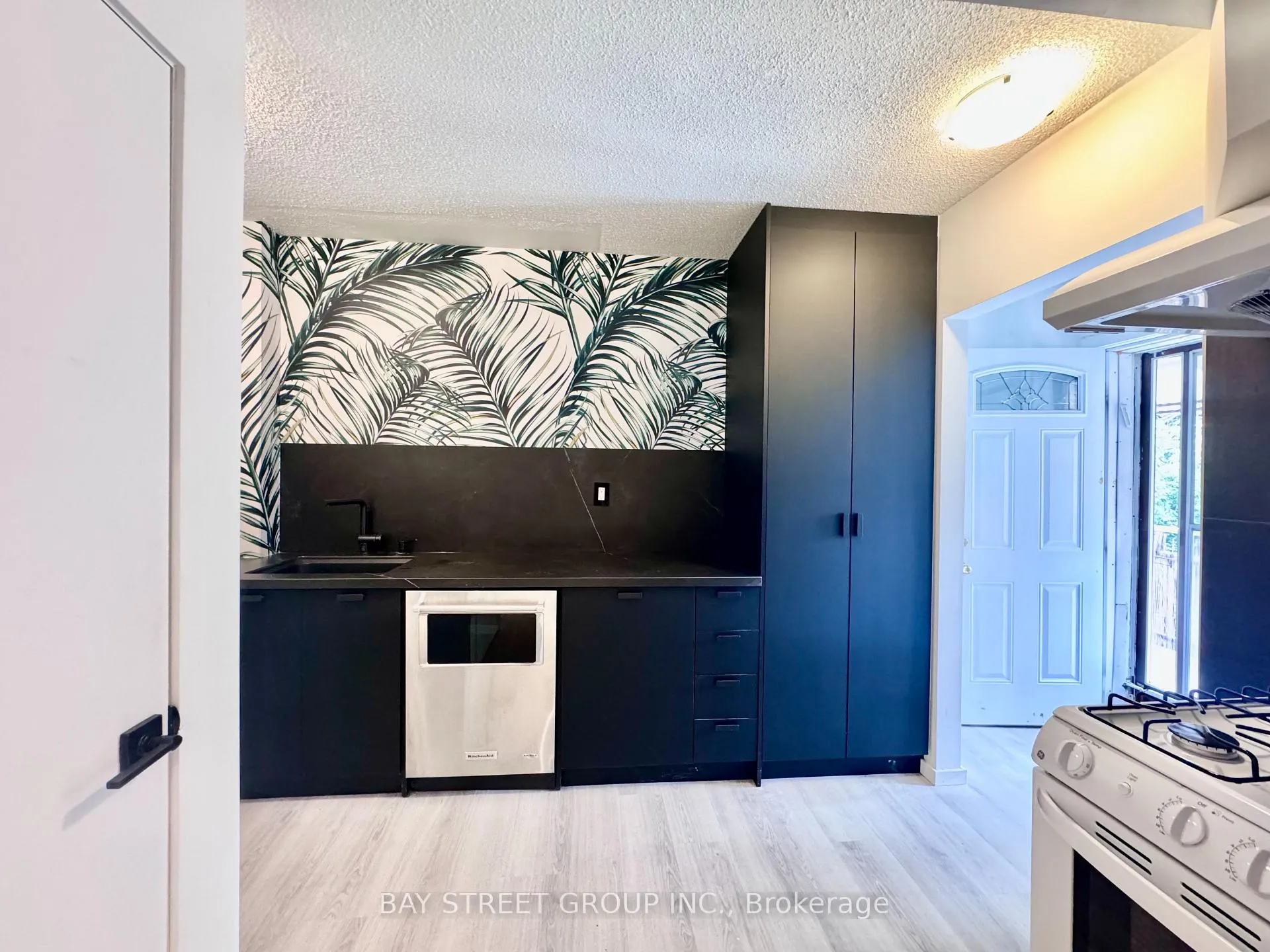Photo 10 of Unit 2nd, 373 Eglinton Avenue W, Toronto, Forest Hill South — HOMEH