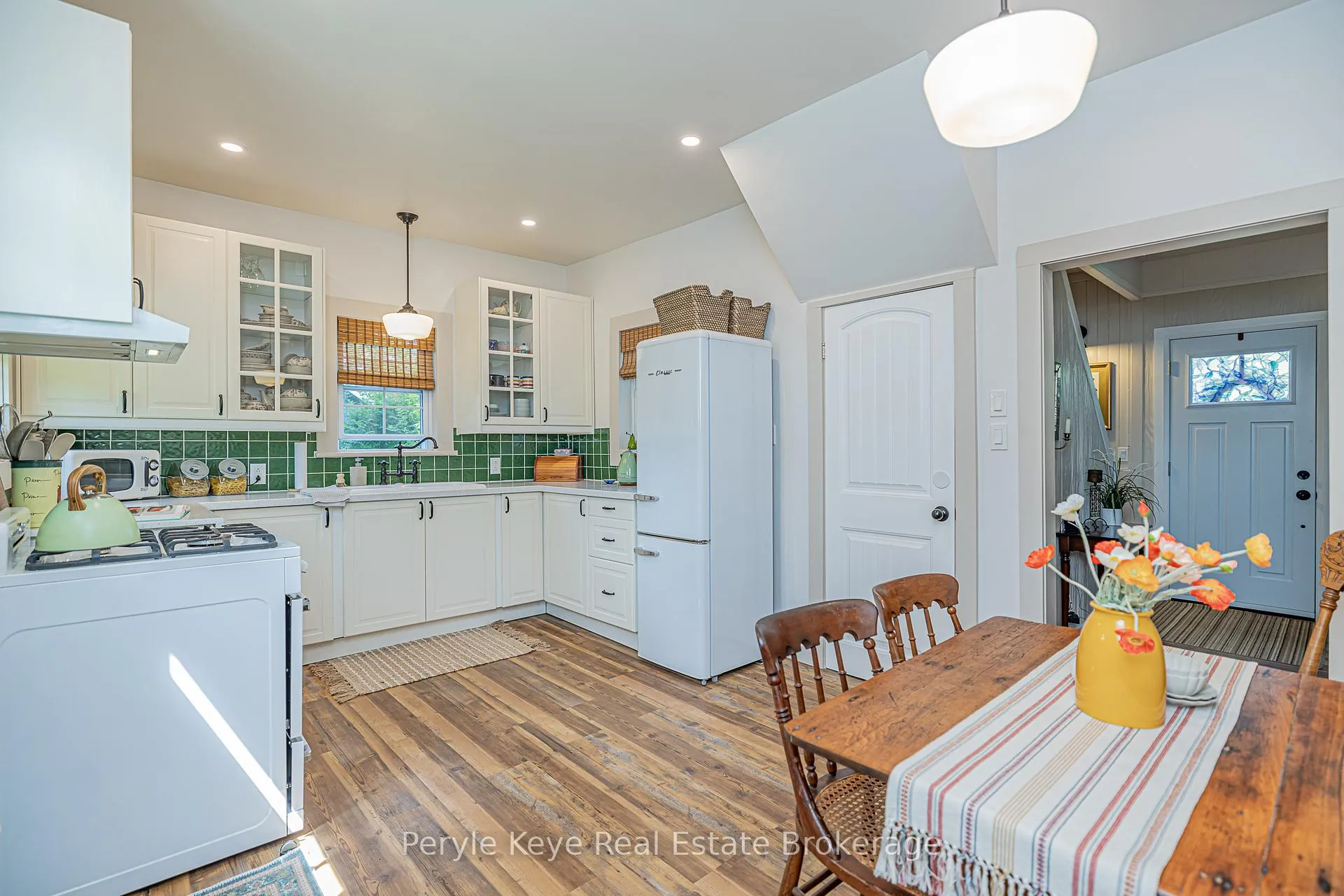 Photo 1 of 14 Milton Street, Bracebridge — HOMEH
