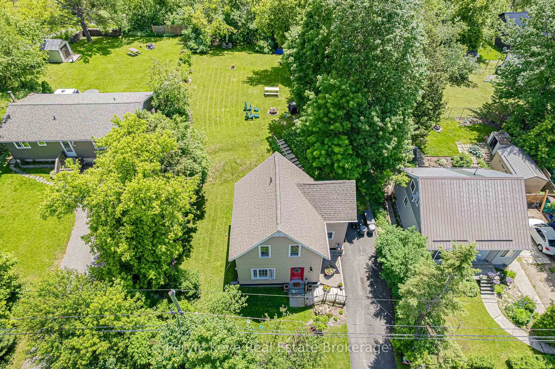 Photo 4 of 14 Milton Street, Bracebridge — HOMEH