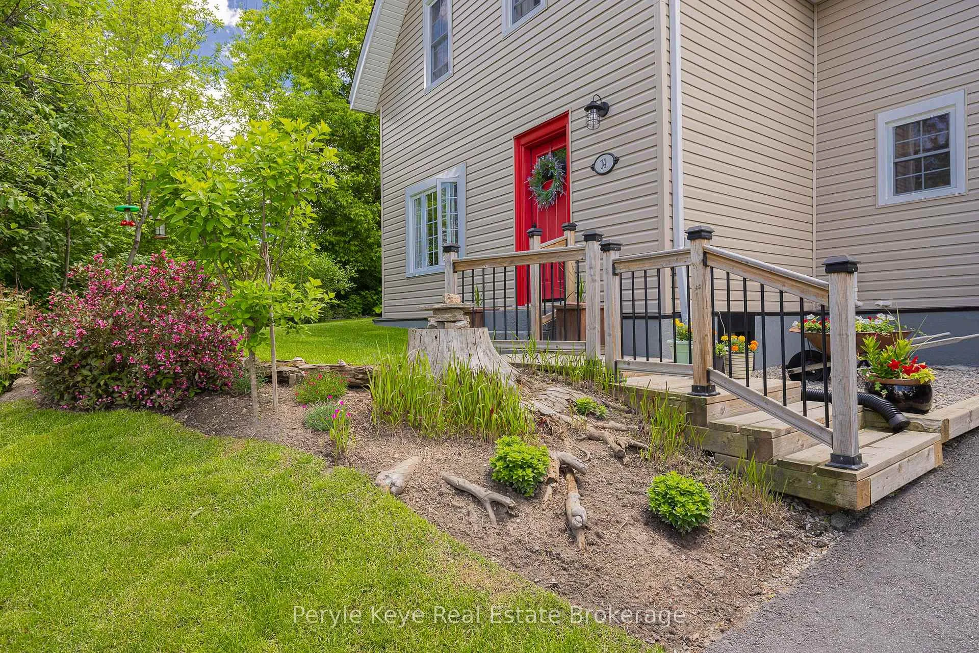 Photo 5 of 14 Milton Street, Bracebridge — HOMEH