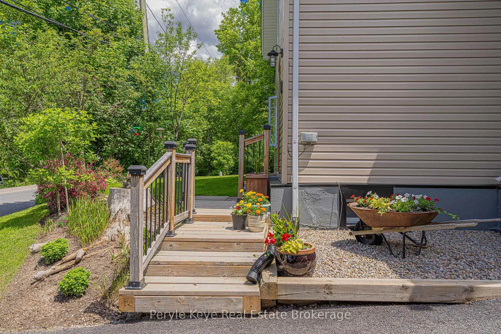 Photo 6 of 14 Milton Street, Bracebridge — HOMEH