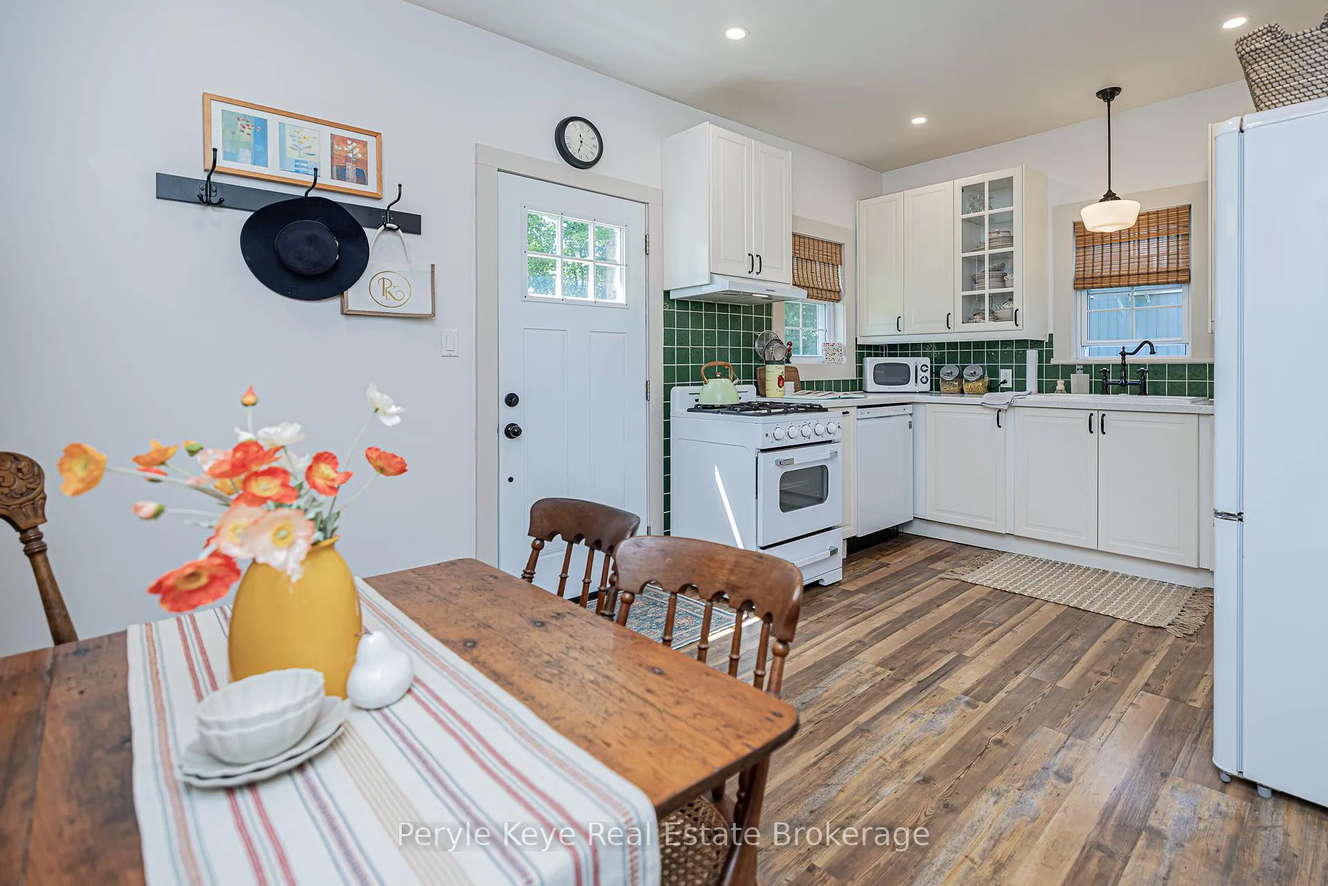 Photo 14 of 14 Milton Street, Bracebridge — HOMEH