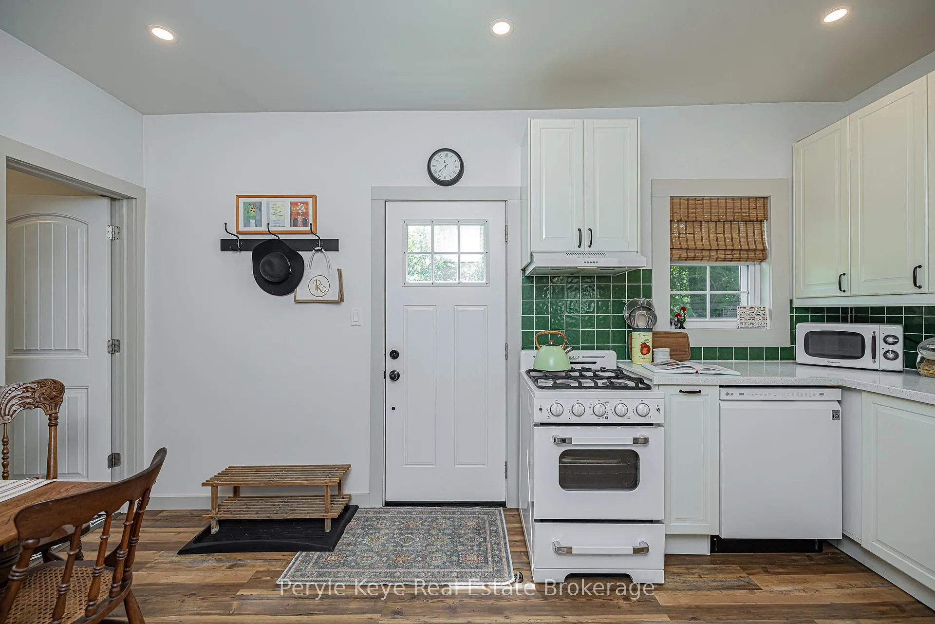 Photo 18 of 14 Milton Street, Bracebridge — HOMEH