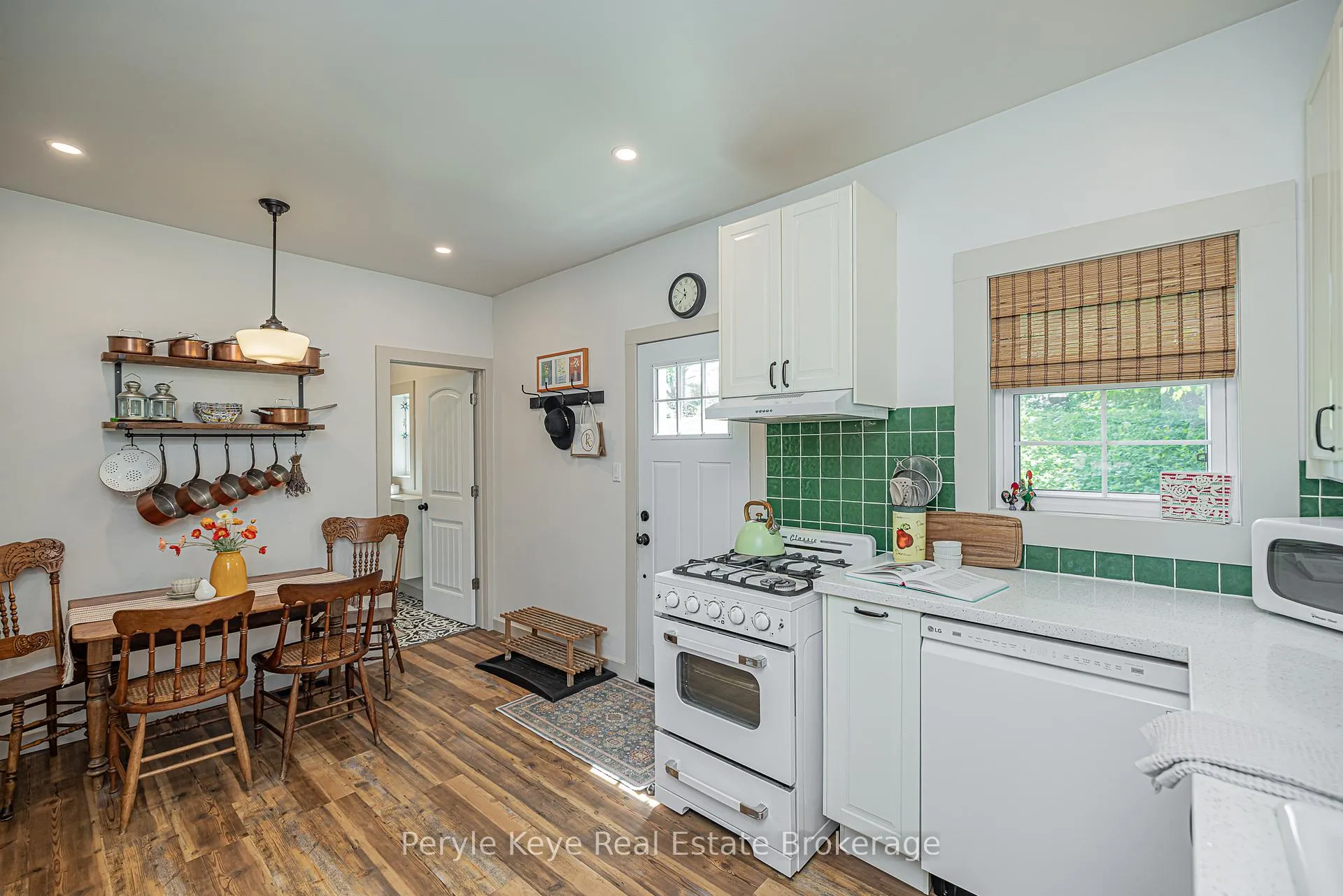 Photo 19 of 14 Milton Street, Bracebridge — HOMEH