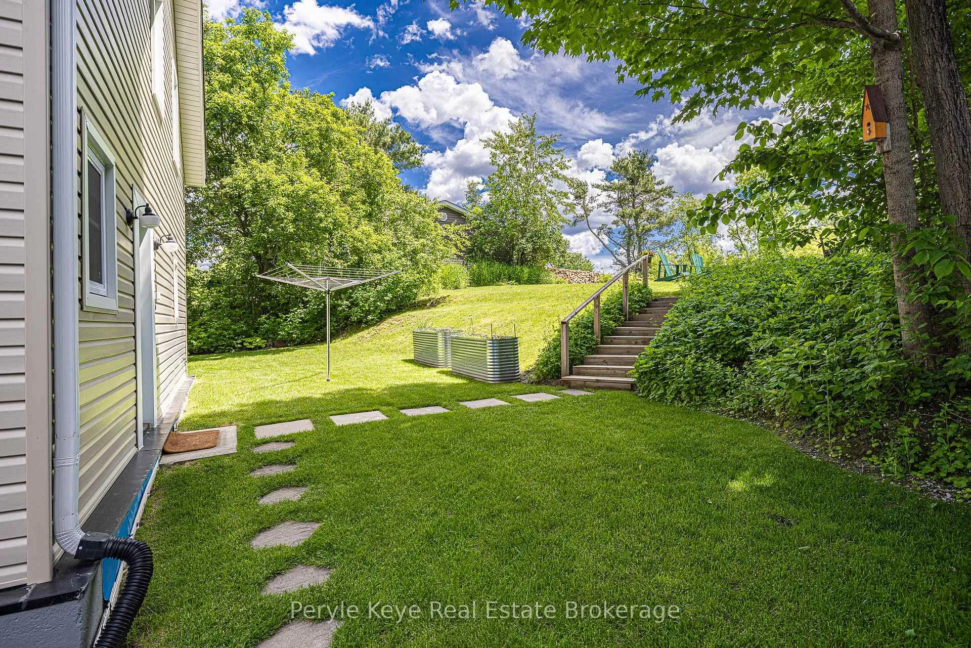 Photo 33 of 14 Milton Street, Bracebridge — HOMEH