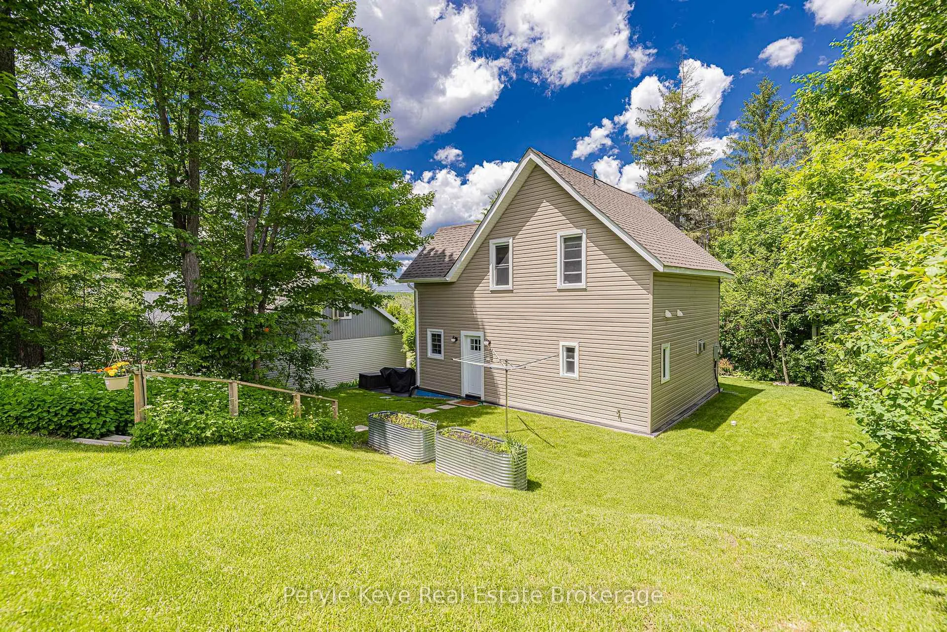 Photo 43 of 14 Milton Street, Bracebridge — HOMEH