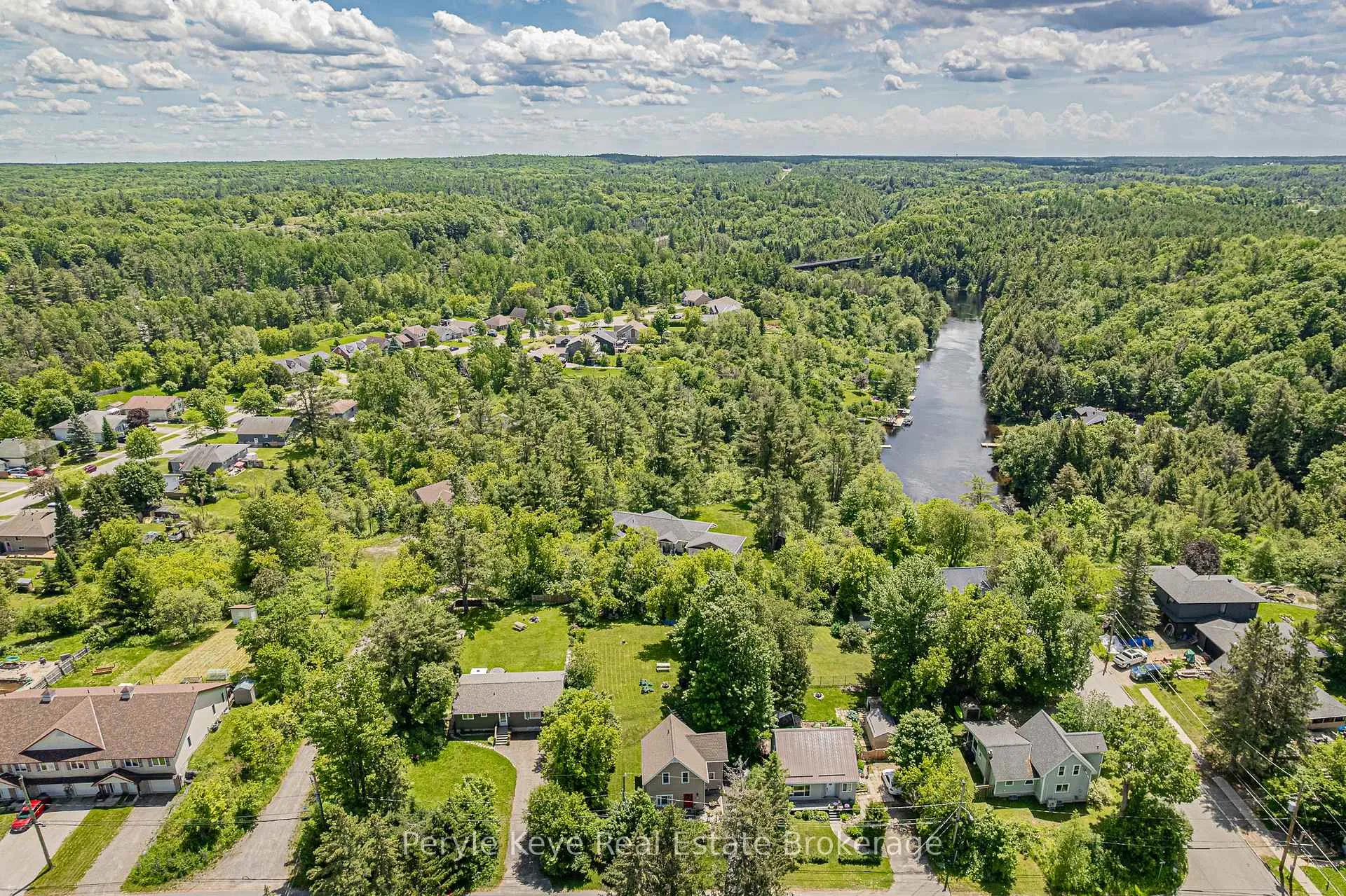 Photo 47 of 14 Milton Street, Bracebridge — HOMEH