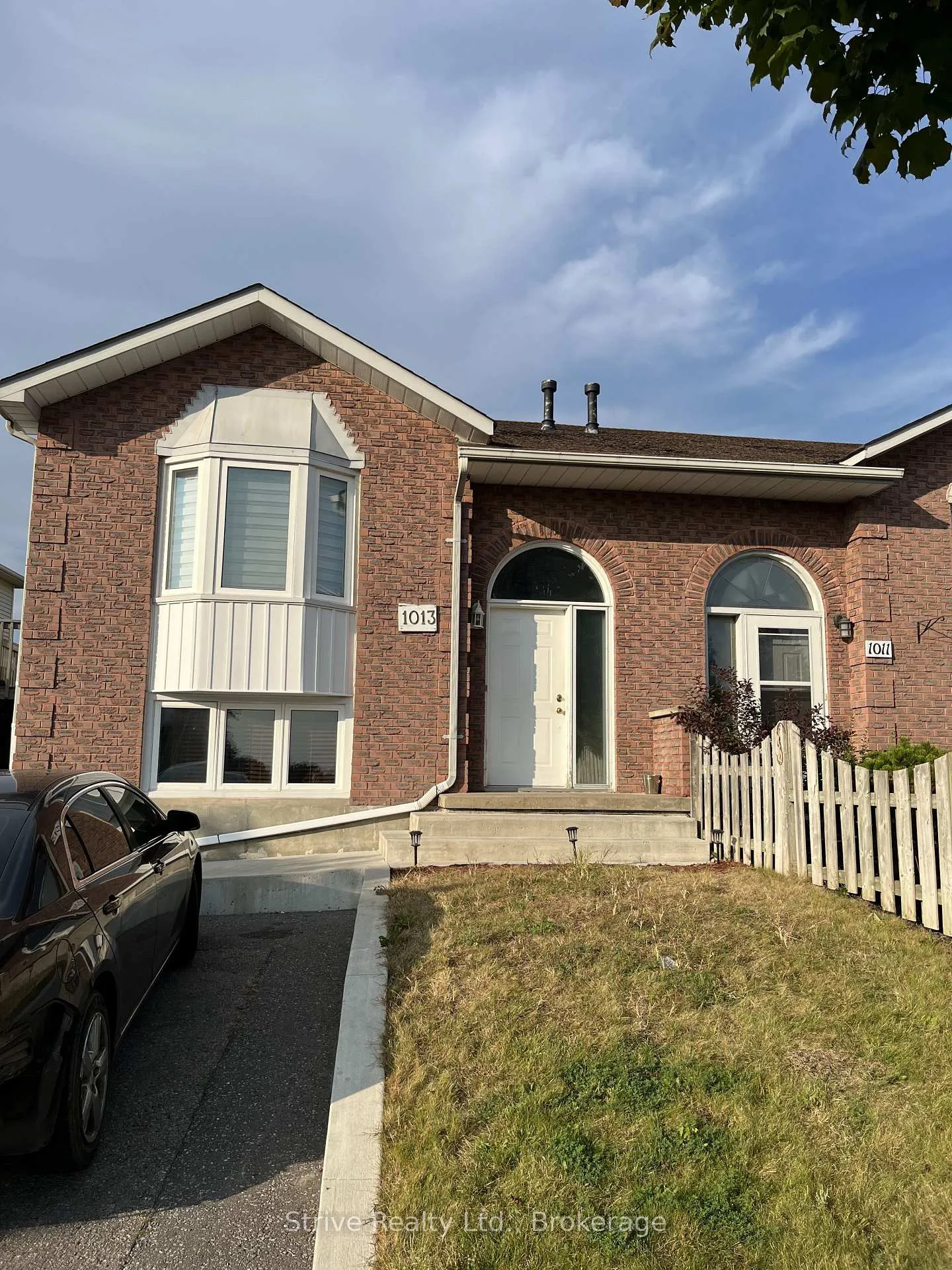 Photo 1 of 1013 Attersley Drive, Oshawa, Pinecrest — HOMEH