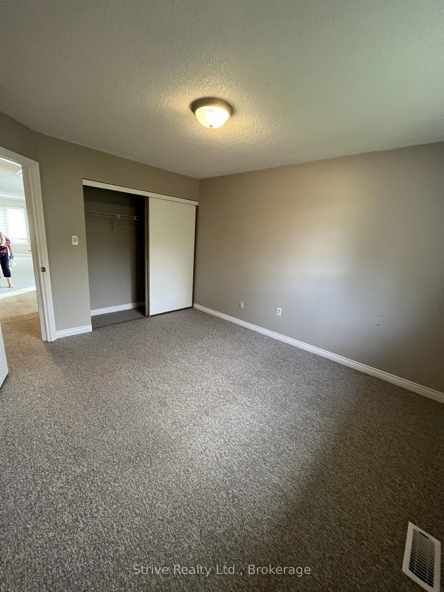Photo 12 of 1013 Attersley Drive, Oshawa, Pinecrest — HOMEH