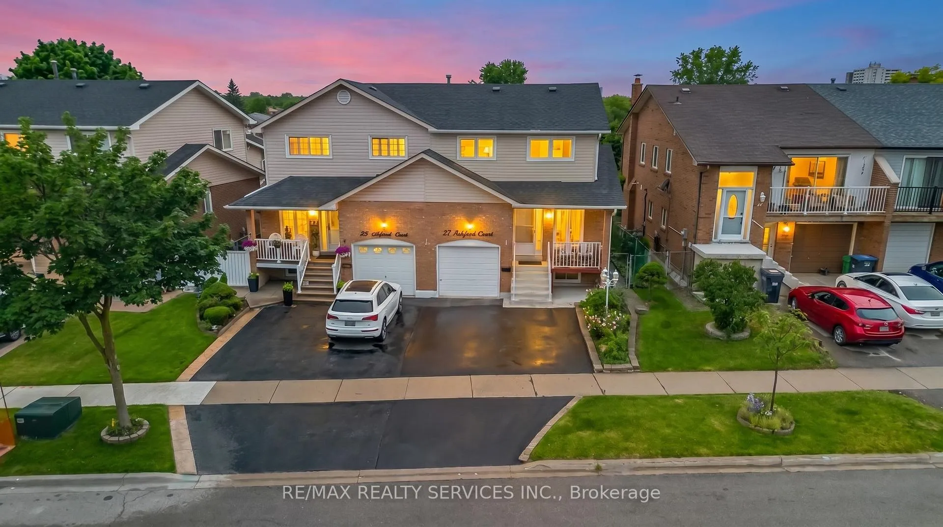 Photo 1 of 27 Ashford Court, Brampton, Brampton North — HOMEH