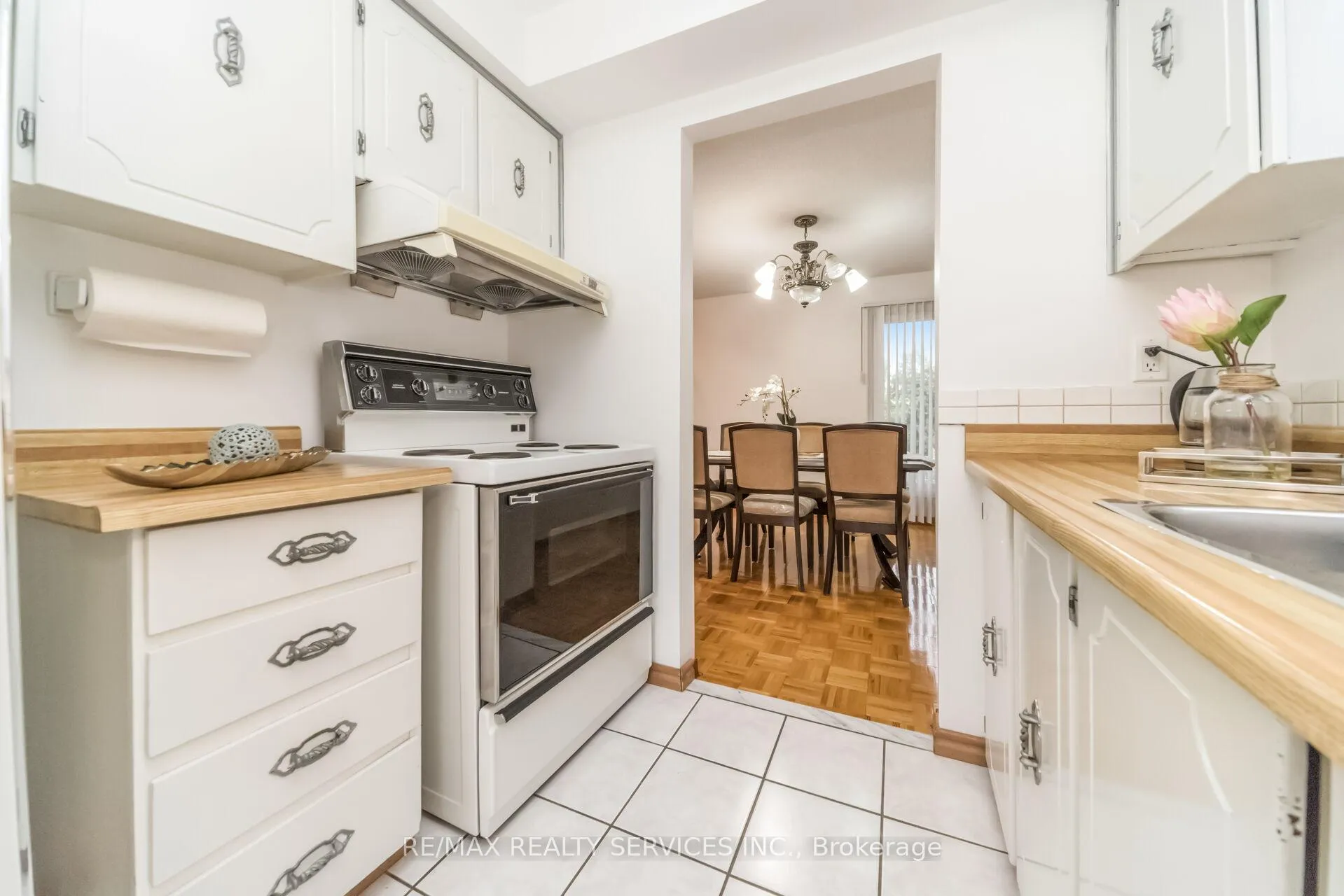 Photo 15 of 27 Ashford Court, Brampton, Brampton North — HOMEH
