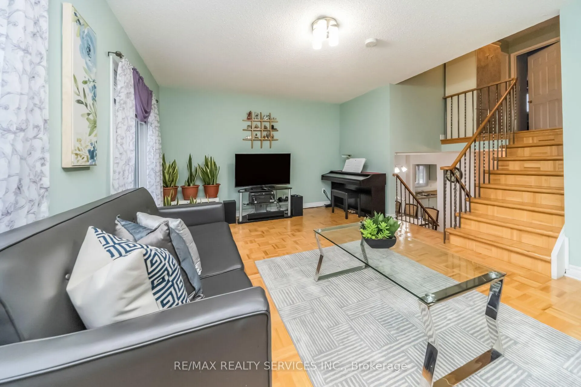 Photo 23 of 27 Ashford Court, Brampton, Brampton North — HOMEH