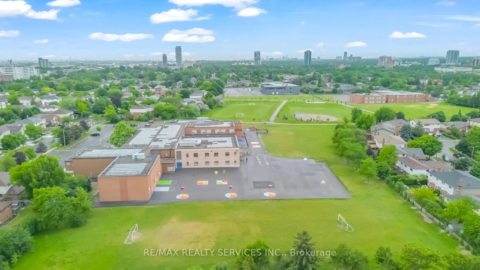 Photo 47 of 27 Ashford Court, Brampton, Brampton North — HOMEH
